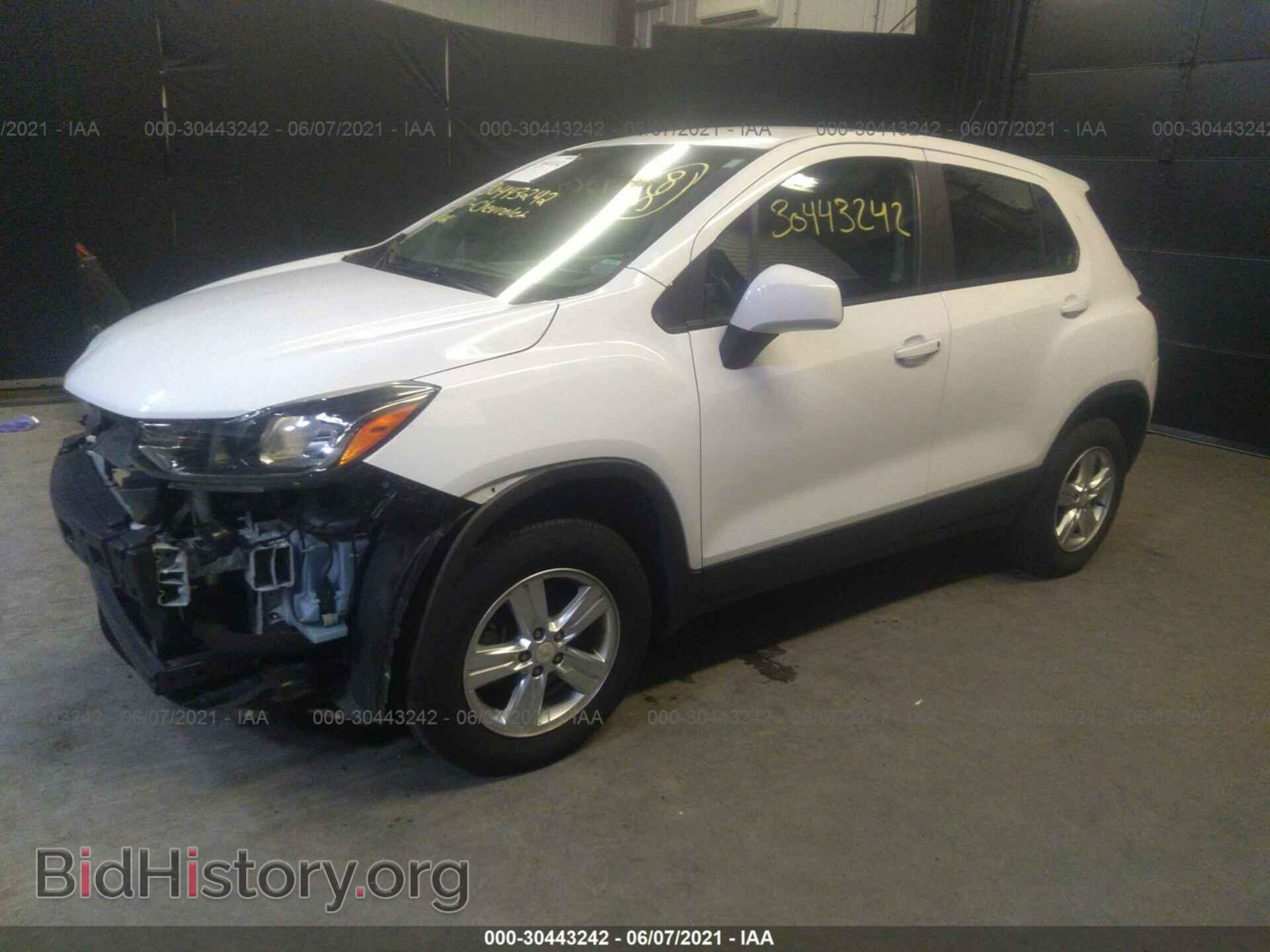 2017 CHEVROLET TRAX - VIN: 3GNCJNSB3HL176097 - Photo 2