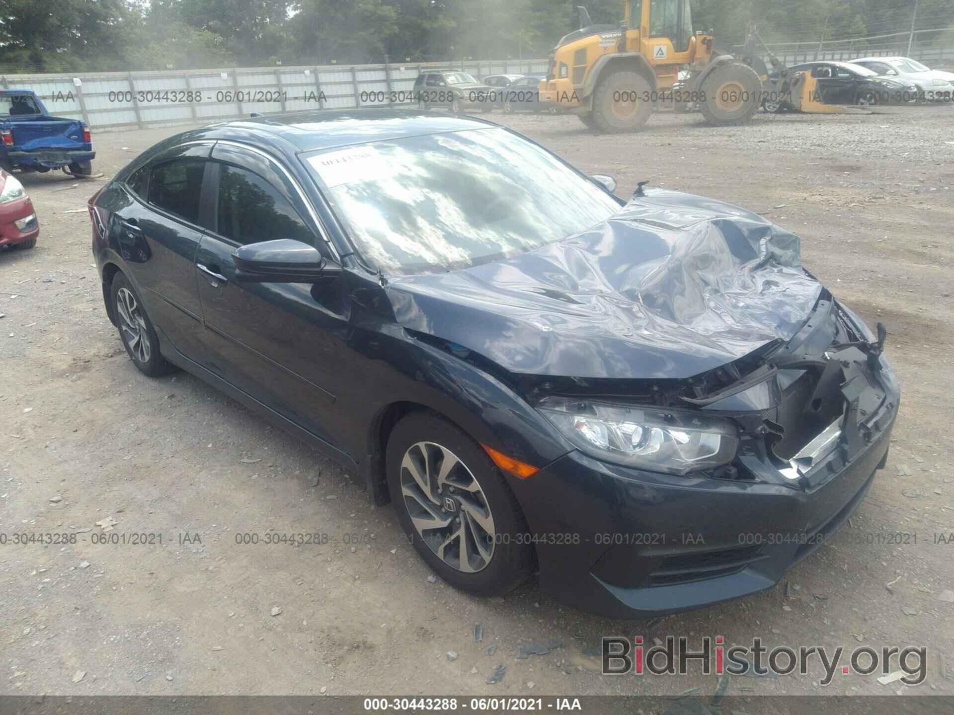 Photo 19XFC2F78JE038618 - HONDA CIVIC SEDAN 2018