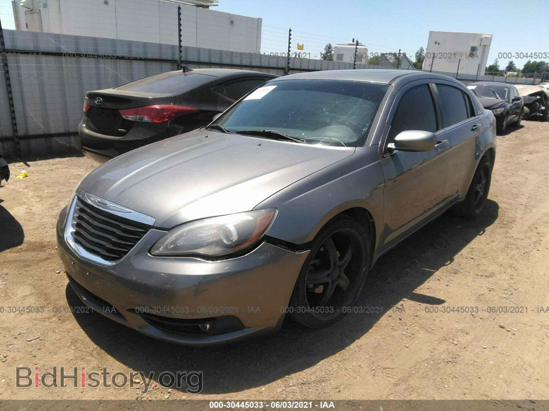 2013 CHRYSLER 200 - VIN: 1C3CCBBG7DN744296 - Фото 2