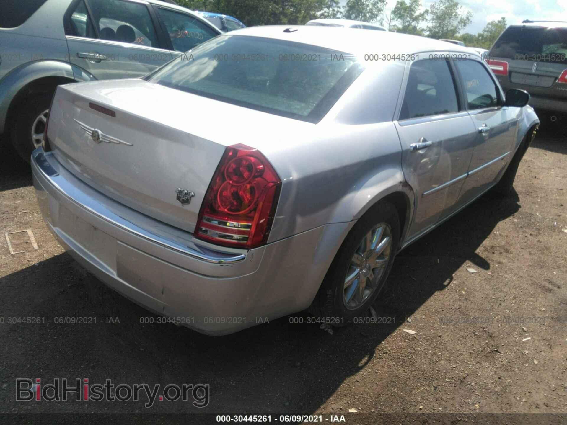 2009 CHRYSLER 300 - VIN: 2C3KA63T49H626078 - Фото 4