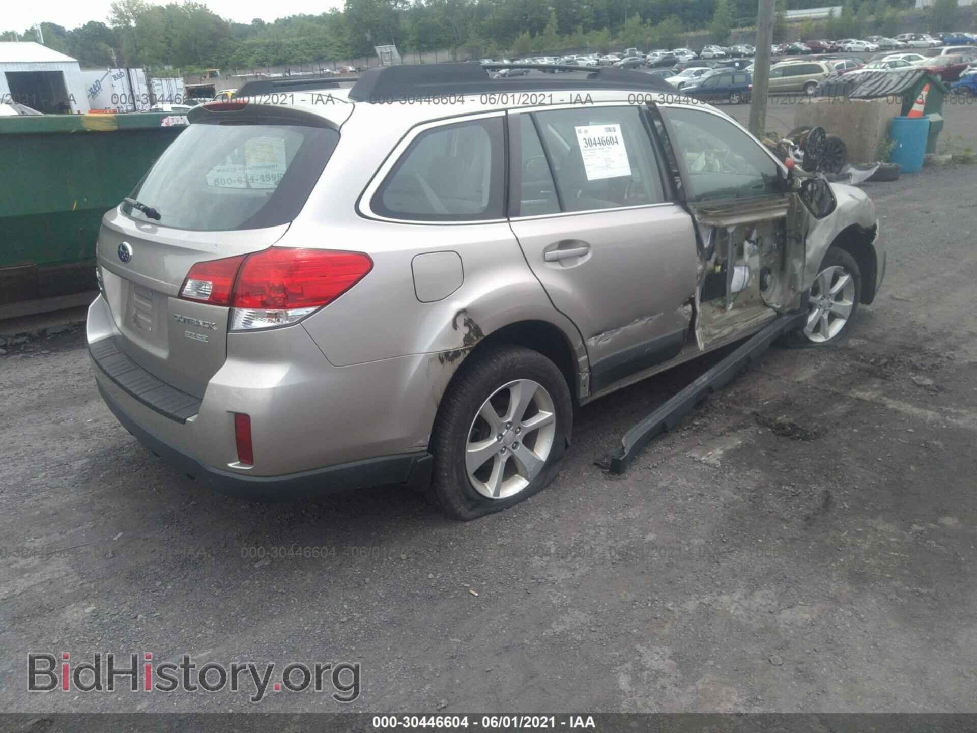 2014 SUBARU OUTBACK - VIN: 4S4BRBACXE3265657 - Photo 4