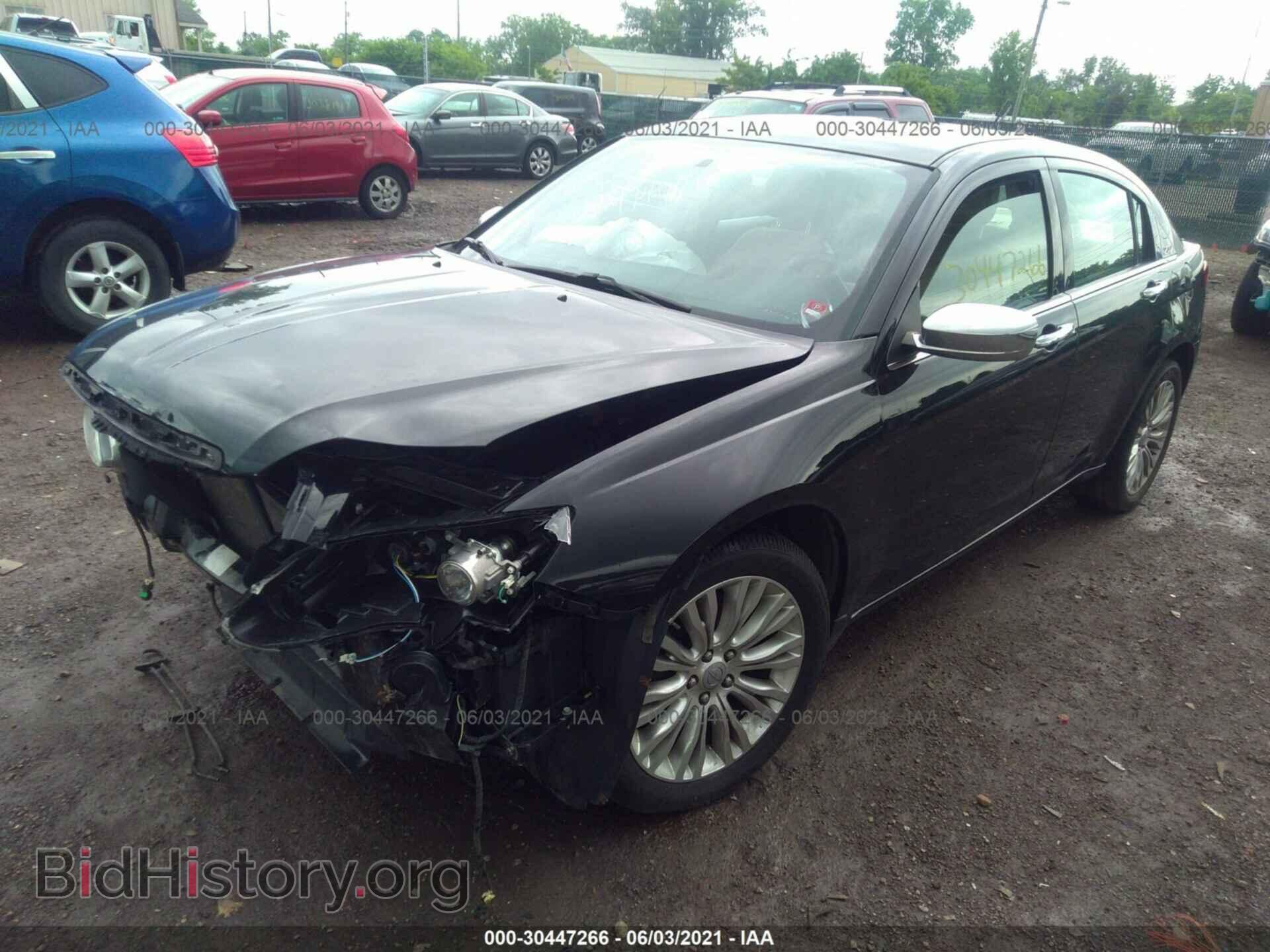 2012 CHRYSLER 200 - VIN: 1C3CCBCB8CN301933 - Photo 2