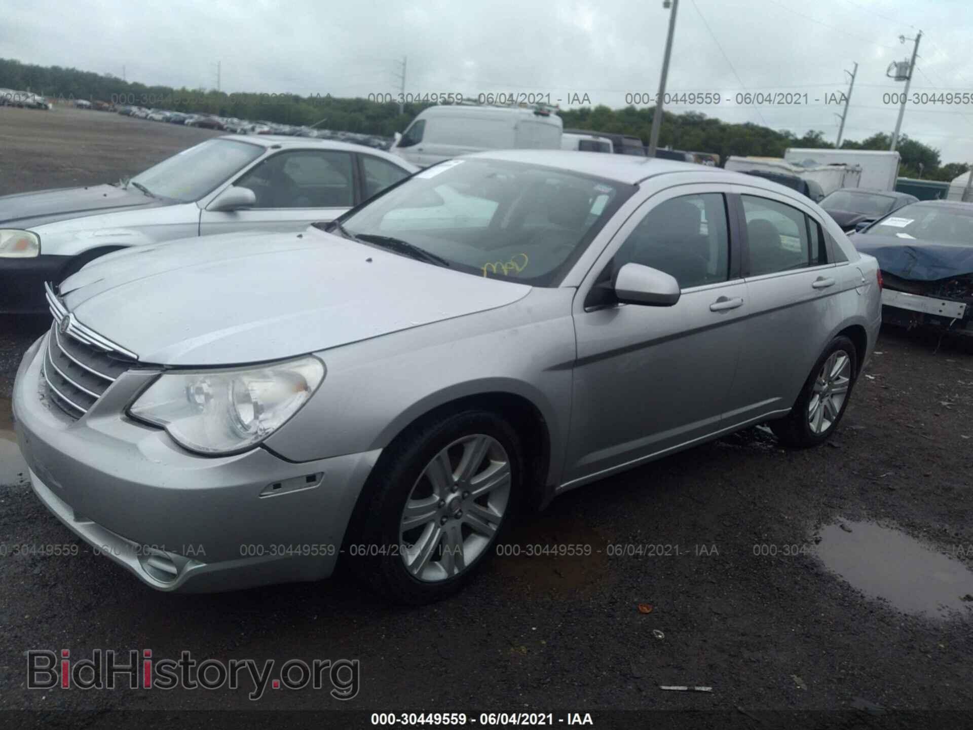 2010 CHRYSLER SEBRING - VIN: 1C3CC5FVXAN200140 - Фото 2