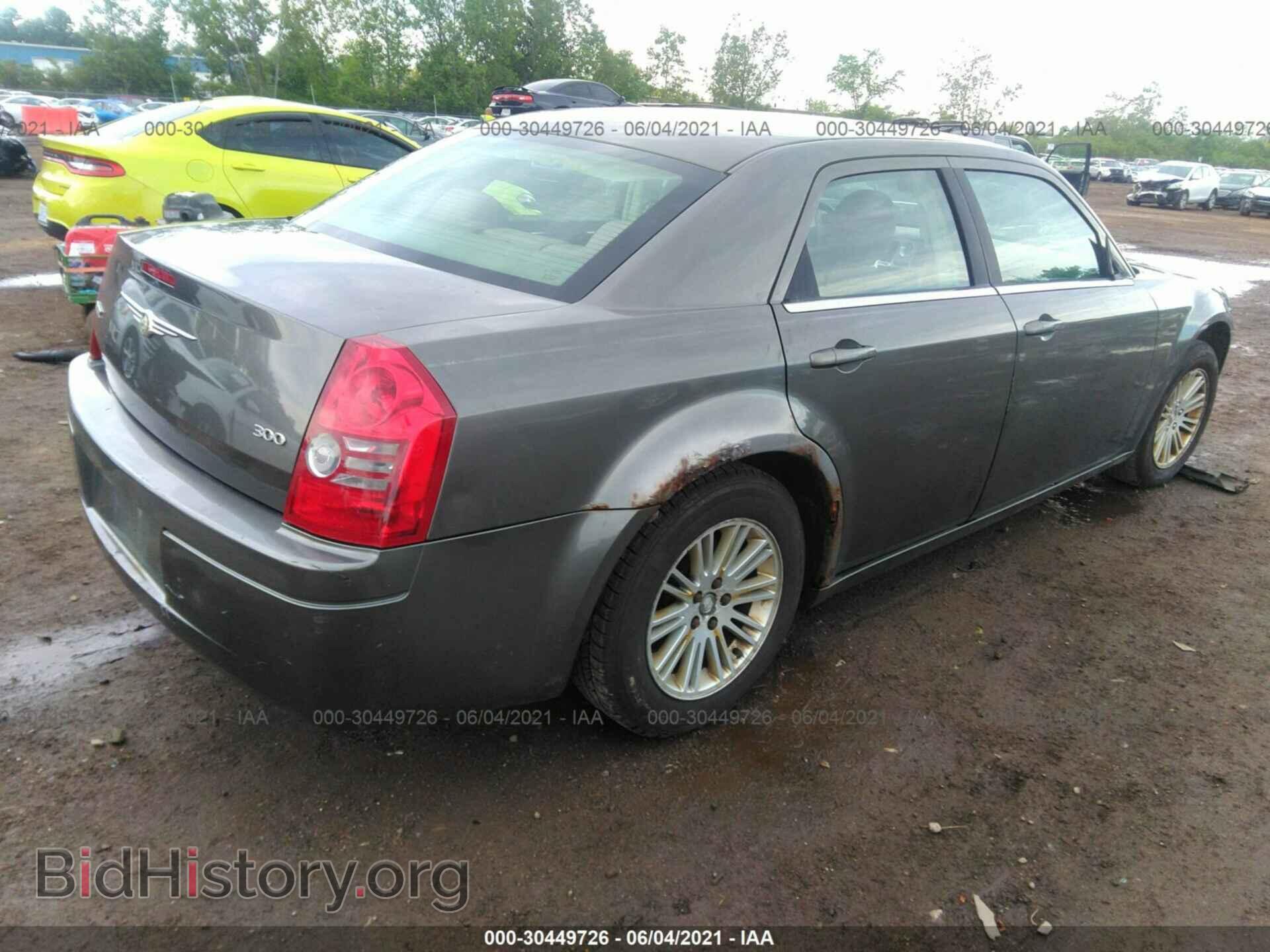 2009 CHRYSLER 300 - VIN: 2C3KA43D09H574686 - Фото 4