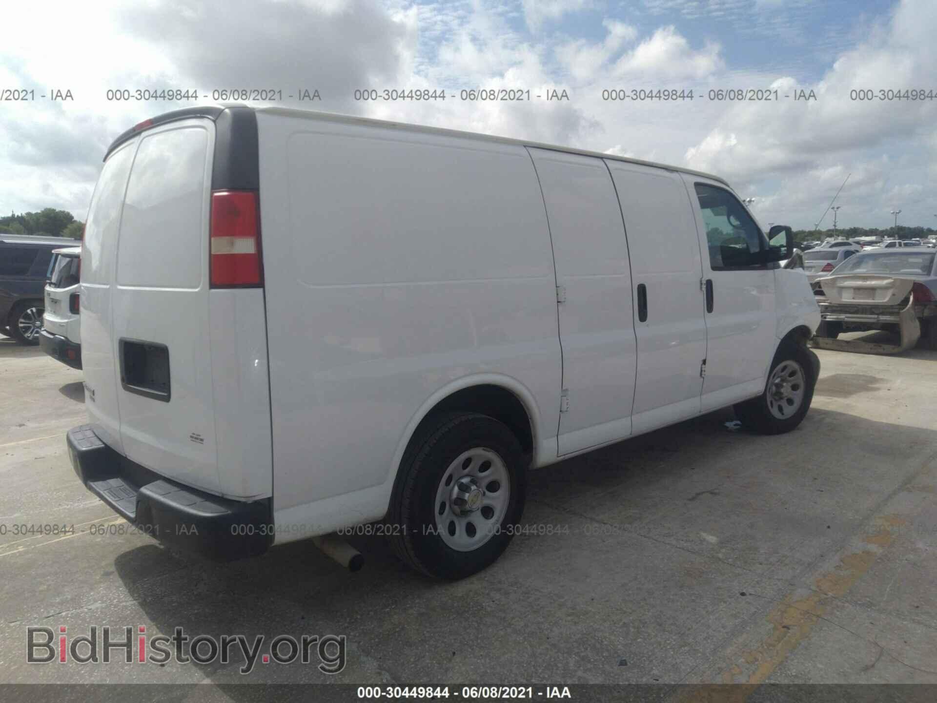 2013 CHEVROLET EXPRESS CARGO VAN - VIN: 1GCSGAFXXD1116594 - Фото 4
