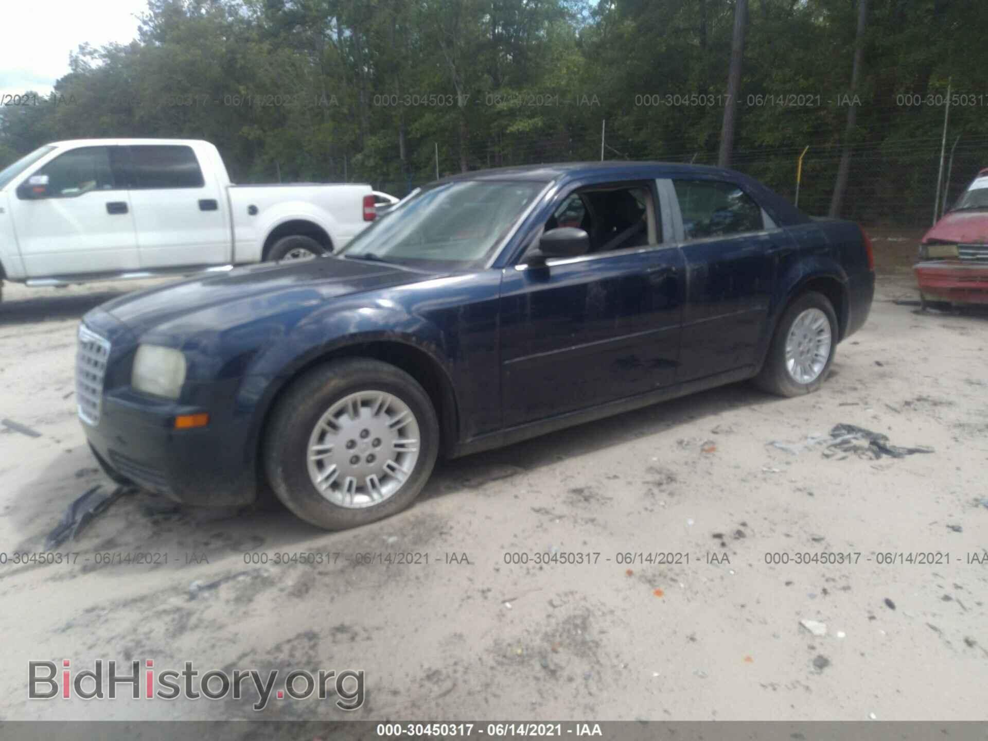 2006 CHRYSLER 300 - VIN: 2C3KA43RX6H363017 - Photo 2