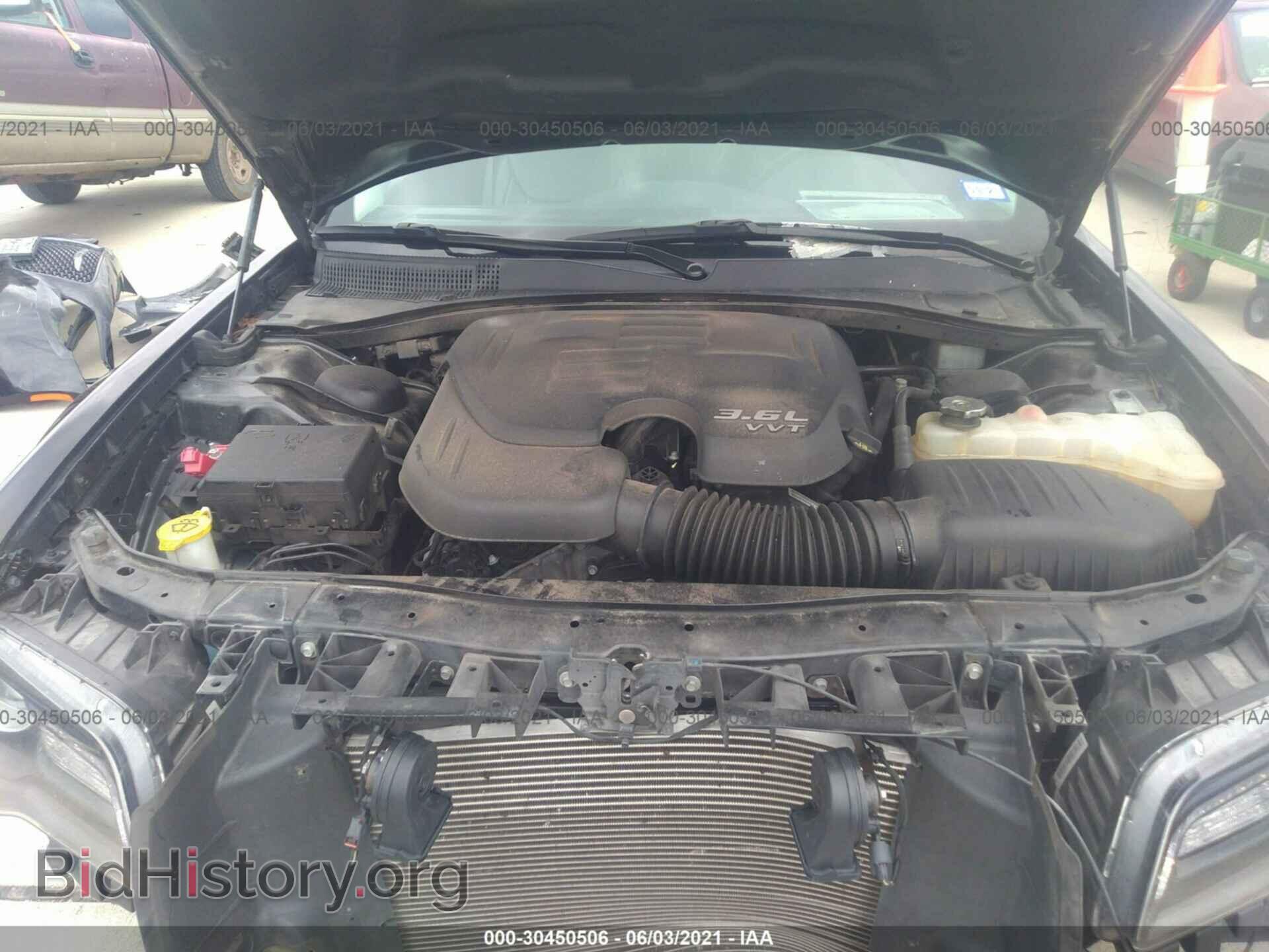 2019 CHRYSLER 300 - VIN: 2C3CCAAG9KH614246 - Фото 10