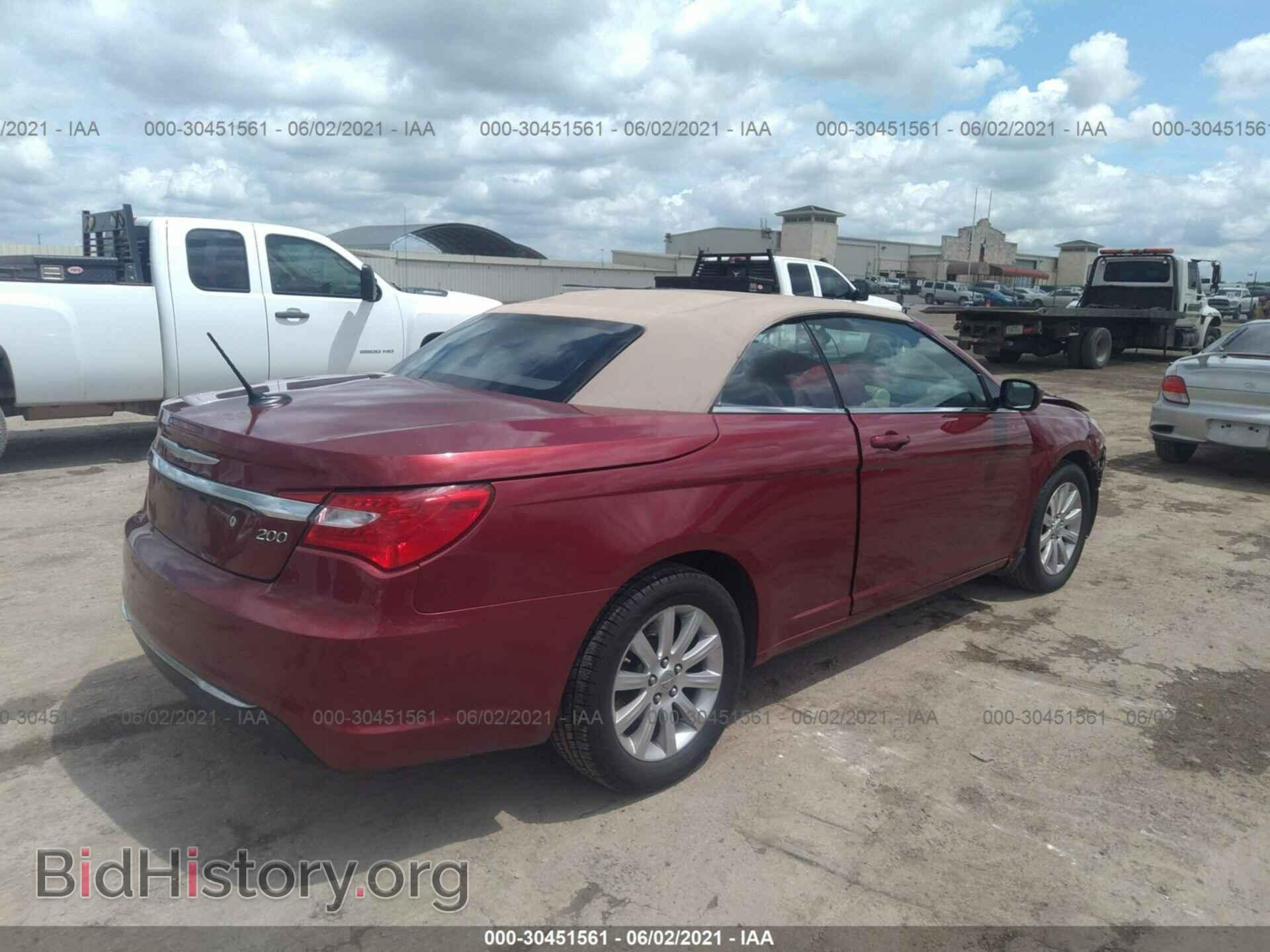 2013 CHRYSLER 200 - VIN: 1C3BCBEB1DN511428 - Фото 4
