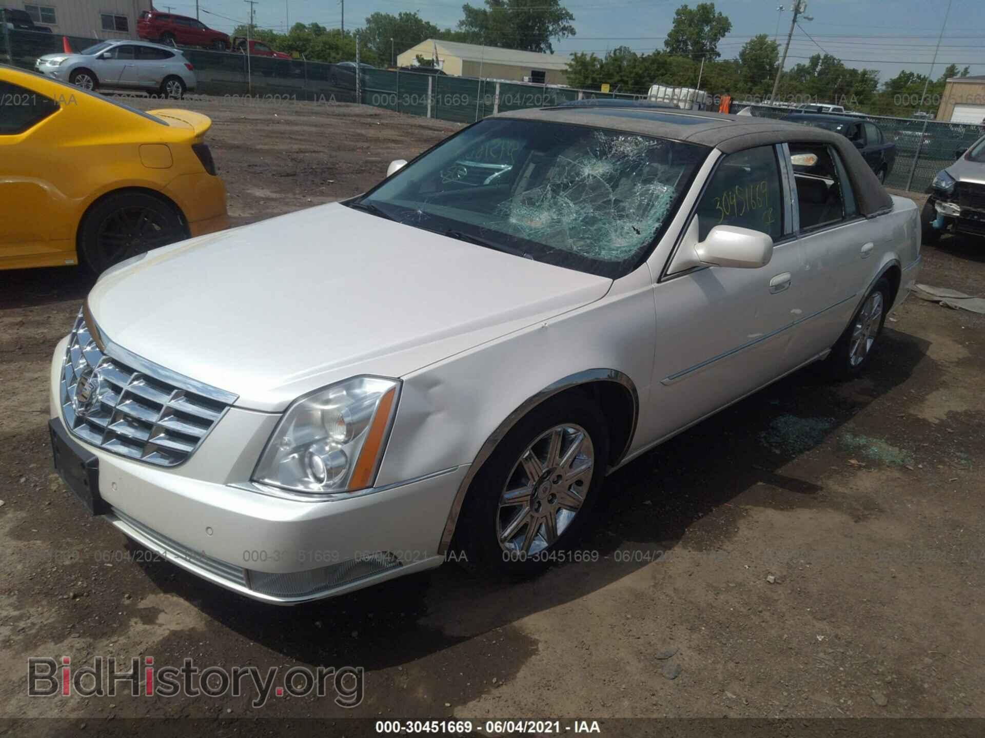 2011 CADILLAC DTS - VIN: 1G6KH5E6XBU124397 - Фото 2