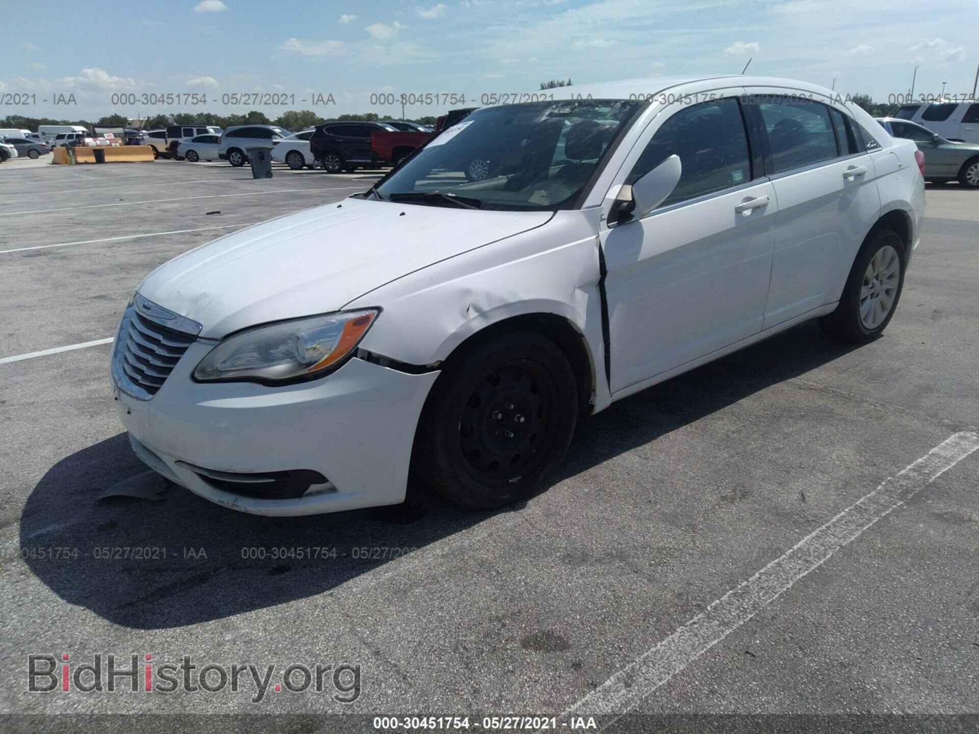2014 CHRYSLER 200 - VIN: 1C3CCBAB0EN197394 - Фото 2
