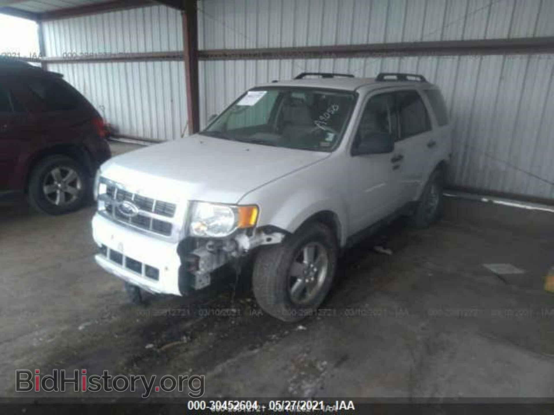 2011 FORD ESCAPE - VIN: 1FMCU0D72BKB27828 - Фото 2