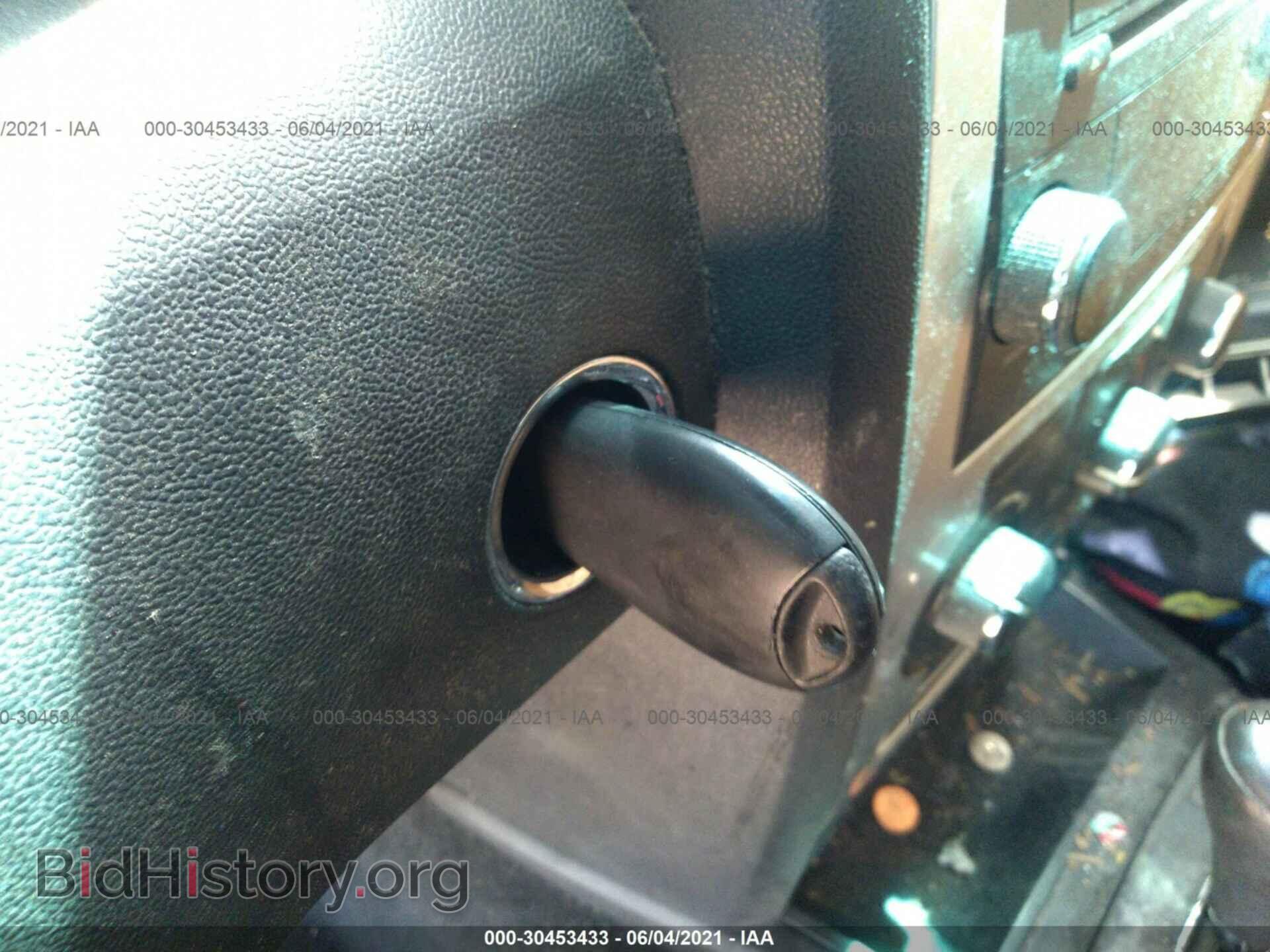 2010 CHRYSLER 300 - VIN: 2C3CA4CD4AH196039 - Фото 11