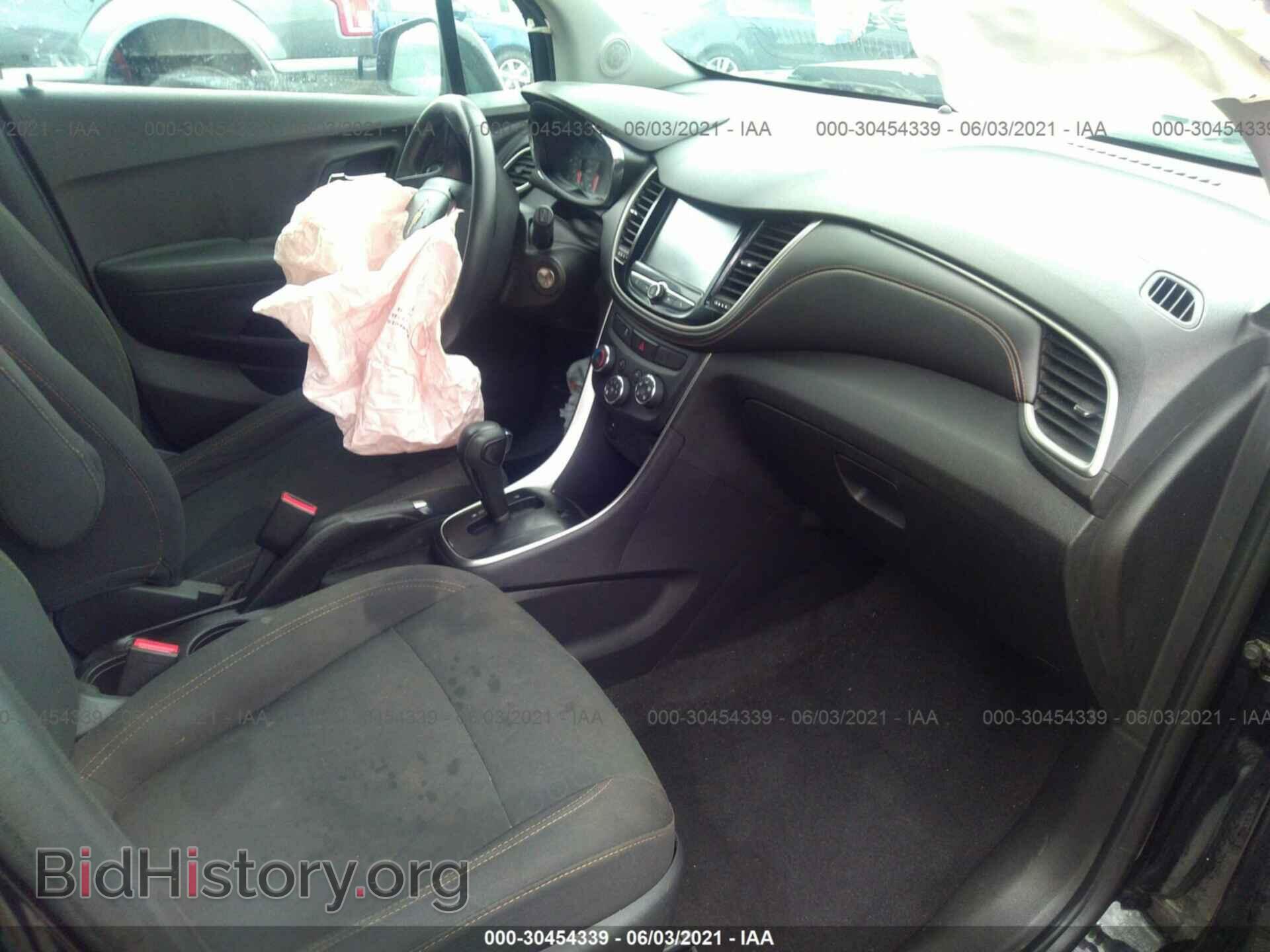 2017 CHEVROLET TRAX - VIN: 3GNCJKSB3HL185641 - Photo 5