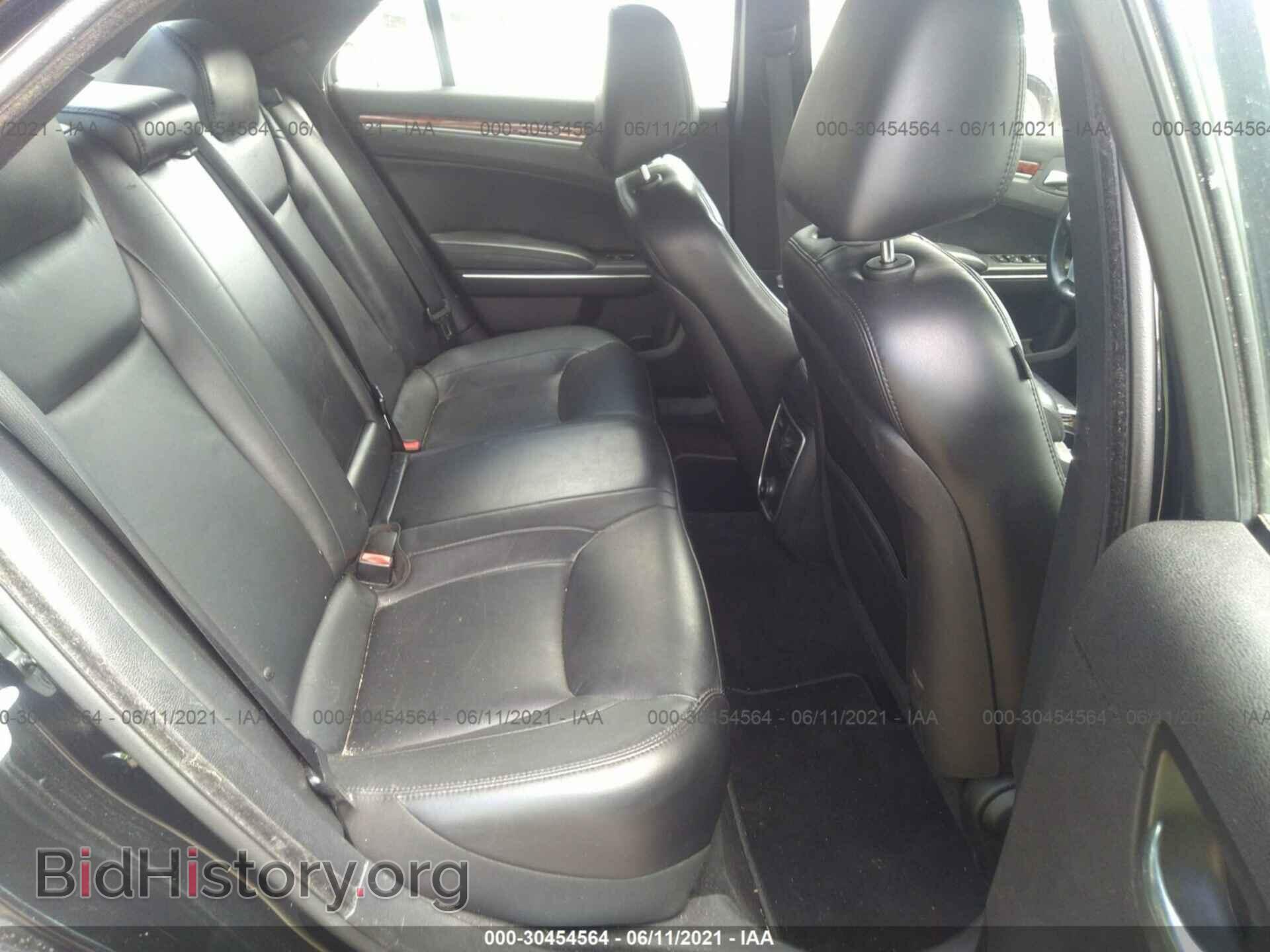 2014 CHRYSLER 300 - VIN: 2C3CCAAG2EH378785 - Фото 8