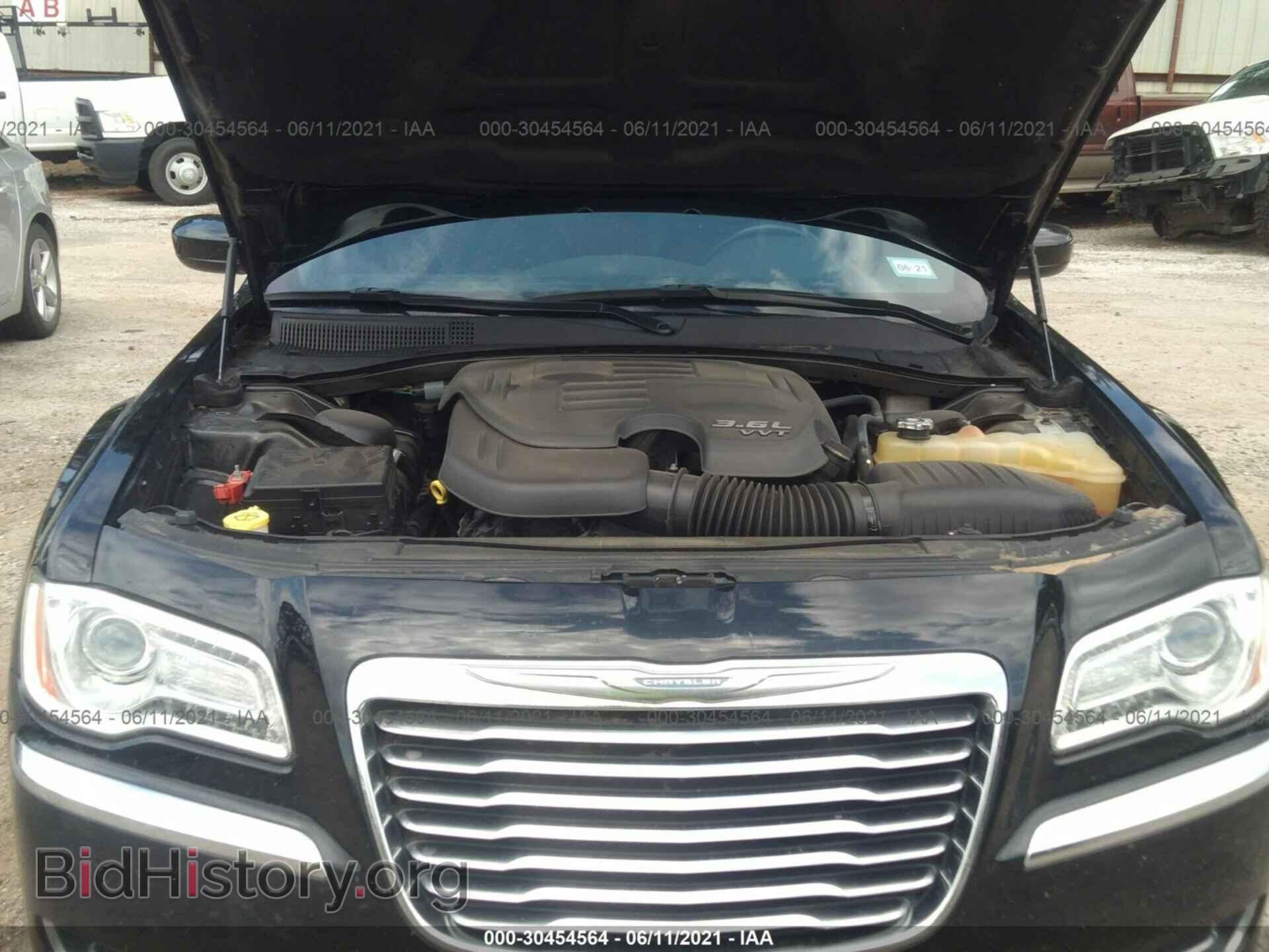 2014 CHRYSLER 300 - VIN: 2C3CCAAG2EH378785 - Фото 10