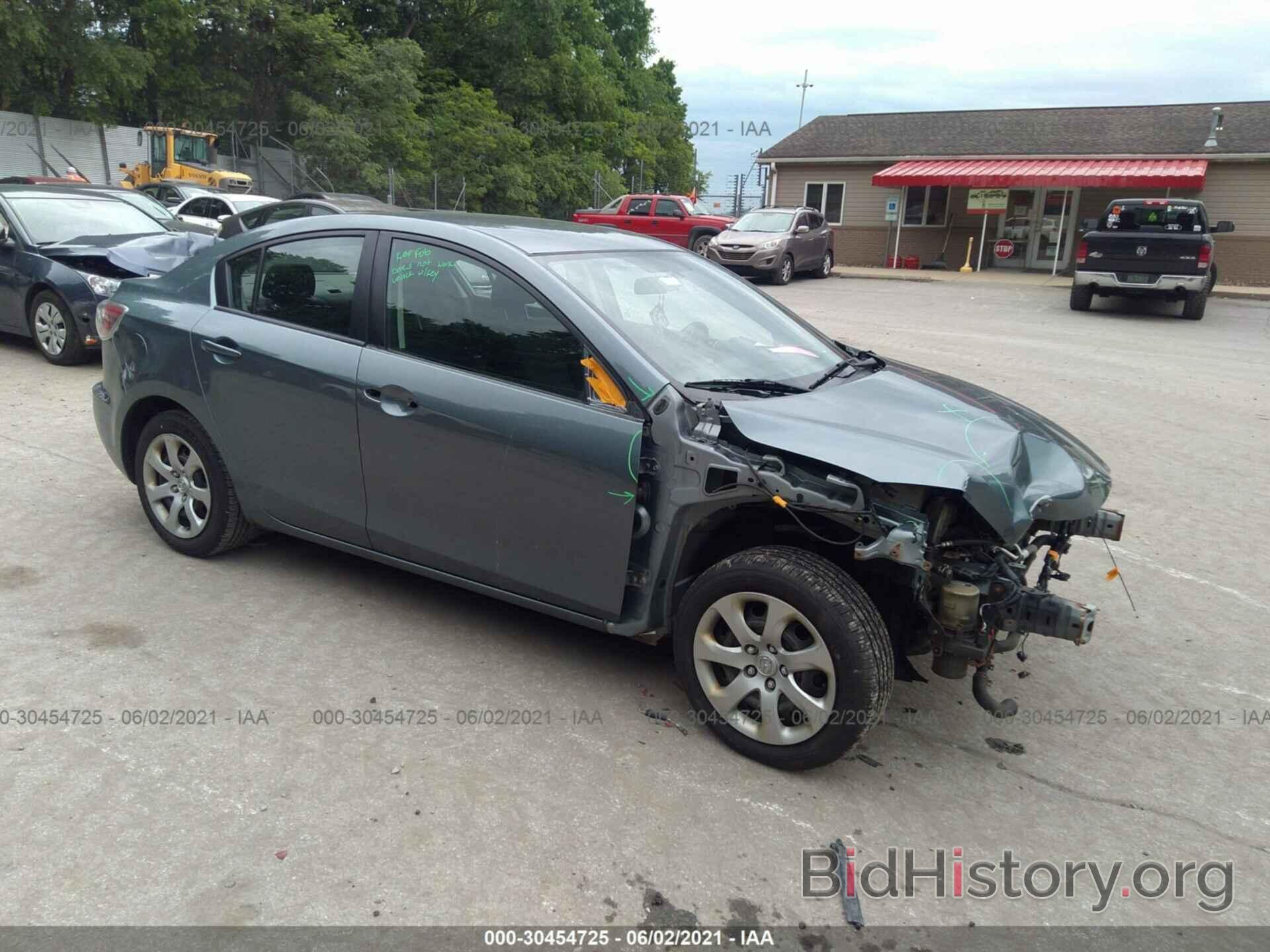 Photo JM1BL1U83D1702657 - MAZDA MAZDA3 2013