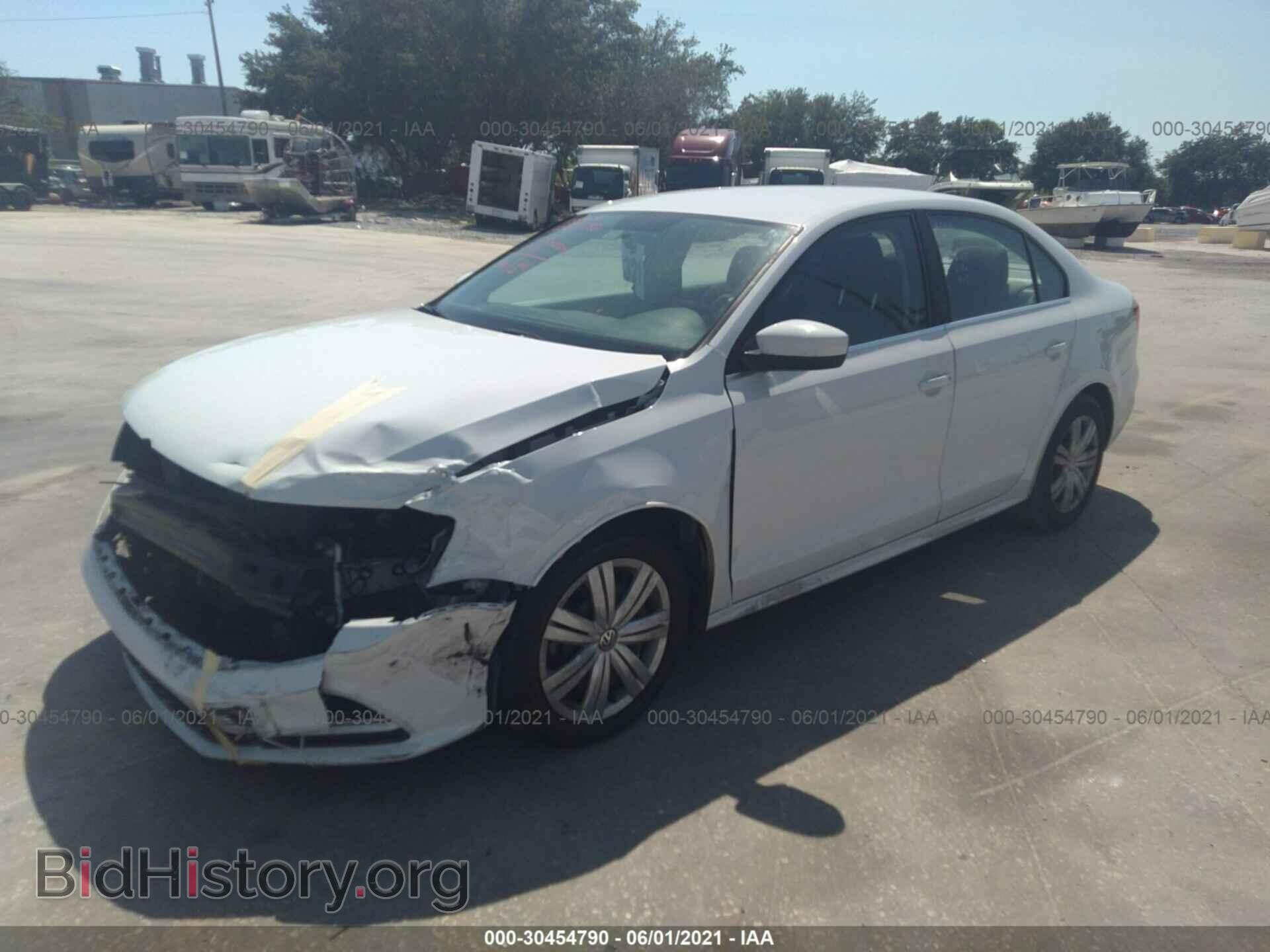 2017 VOLKSWAGEN JETTA - VIN: 3VW2B7AJ8HM406584 - Фото 2
