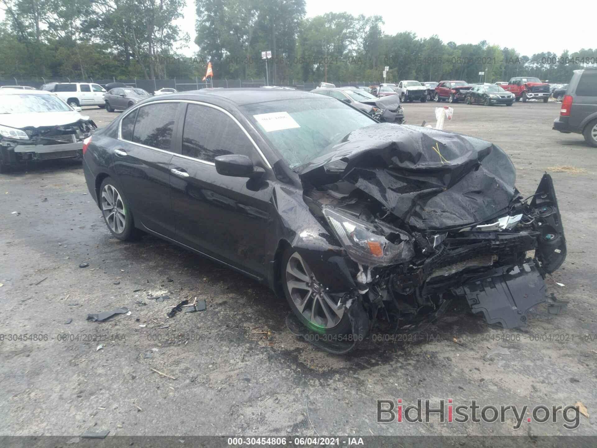 Photo 1HGCR2F57EA271092 - HONDA ACCORD SEDAN 2014