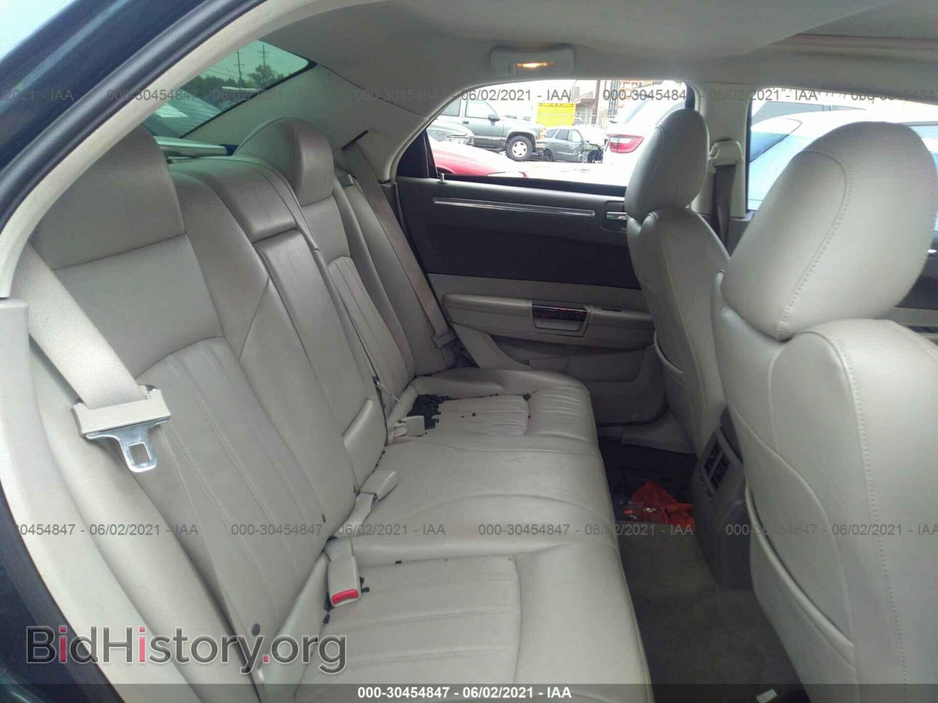 2008 CHRYSLER 300 - VIN: 2C3KA63H48H331945 - Фото 8