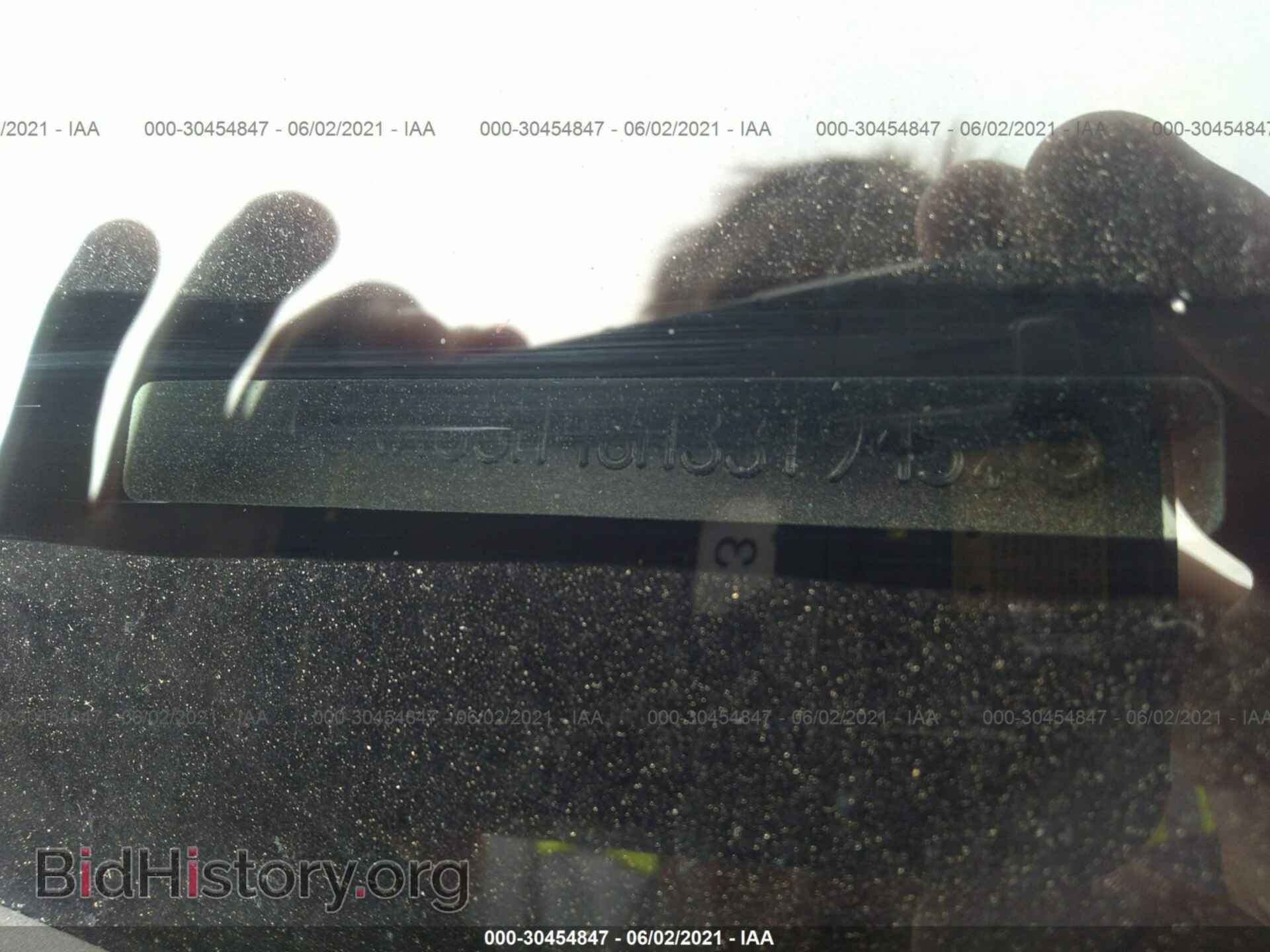 2008 CHRYSLER 300 - VIN: 2C3KA63H48H331945 - Фото 9
