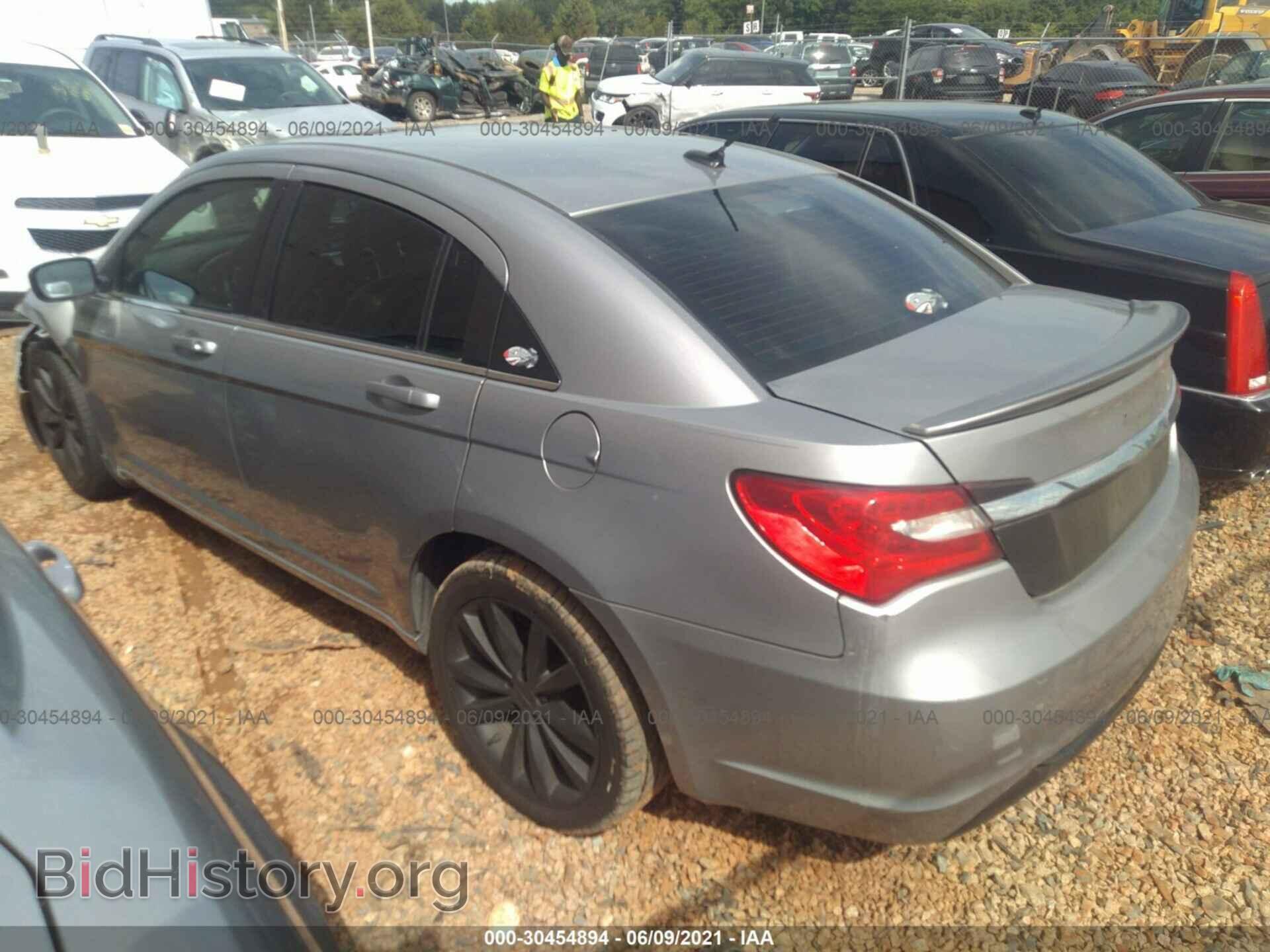 2013 CHRYSLER 200 - VIN: 1C3CCBCG0DN510452 - Фото 3