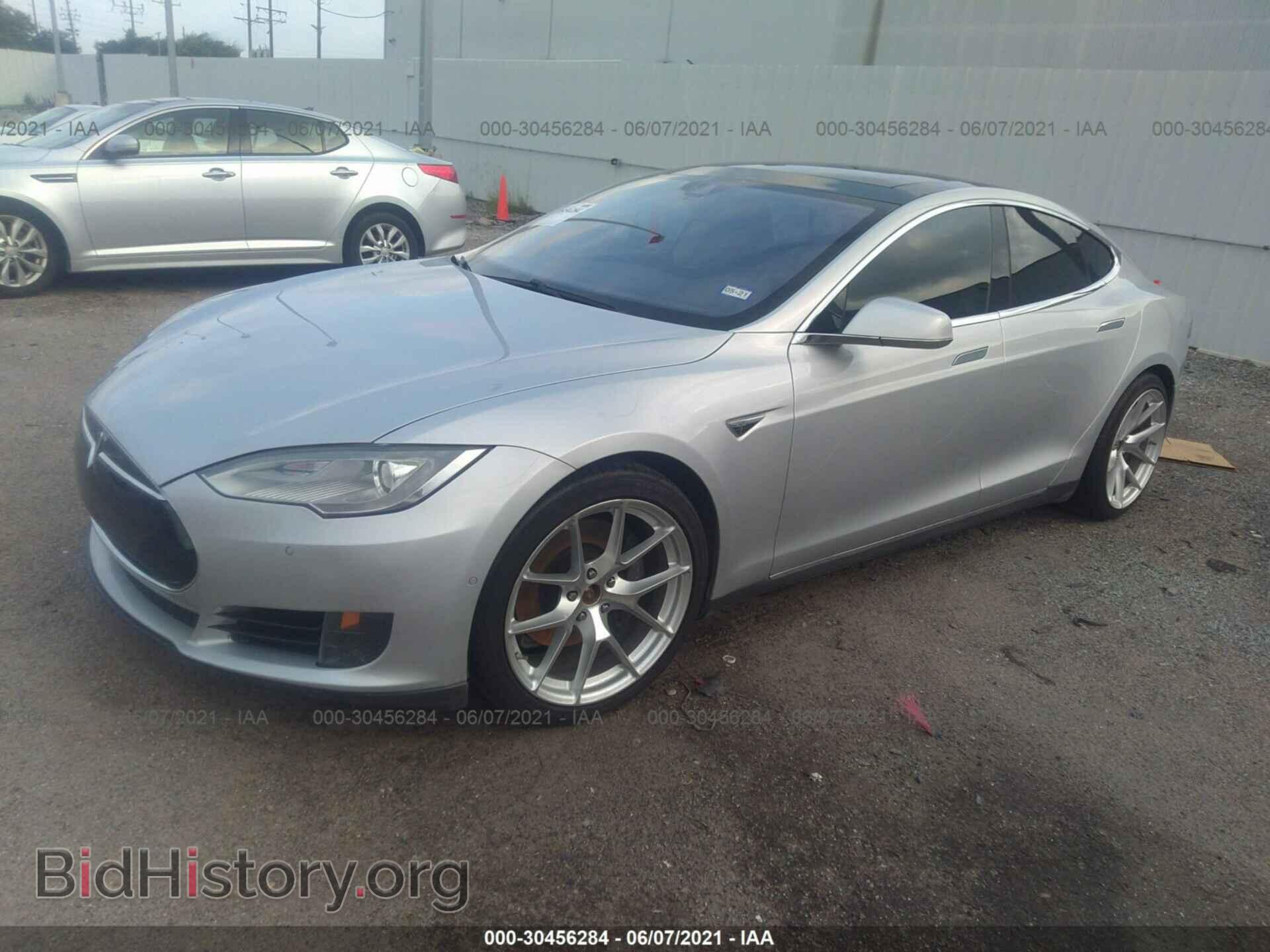 2016 TESLA MODEL S - VIN: 5YJSA1E23GF132588 - Фото 2