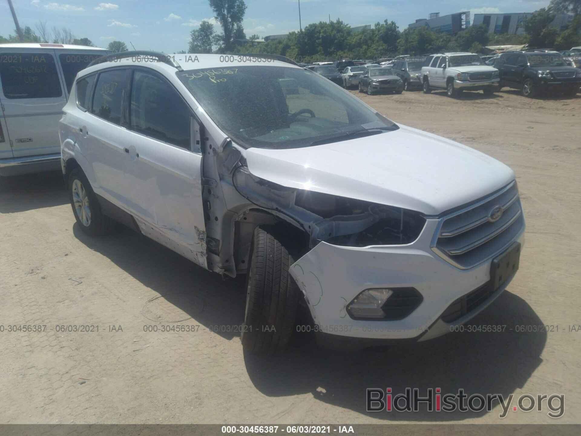 Photo 1FMCU9GD3JUD21471 - FORD ESCAPE 2018