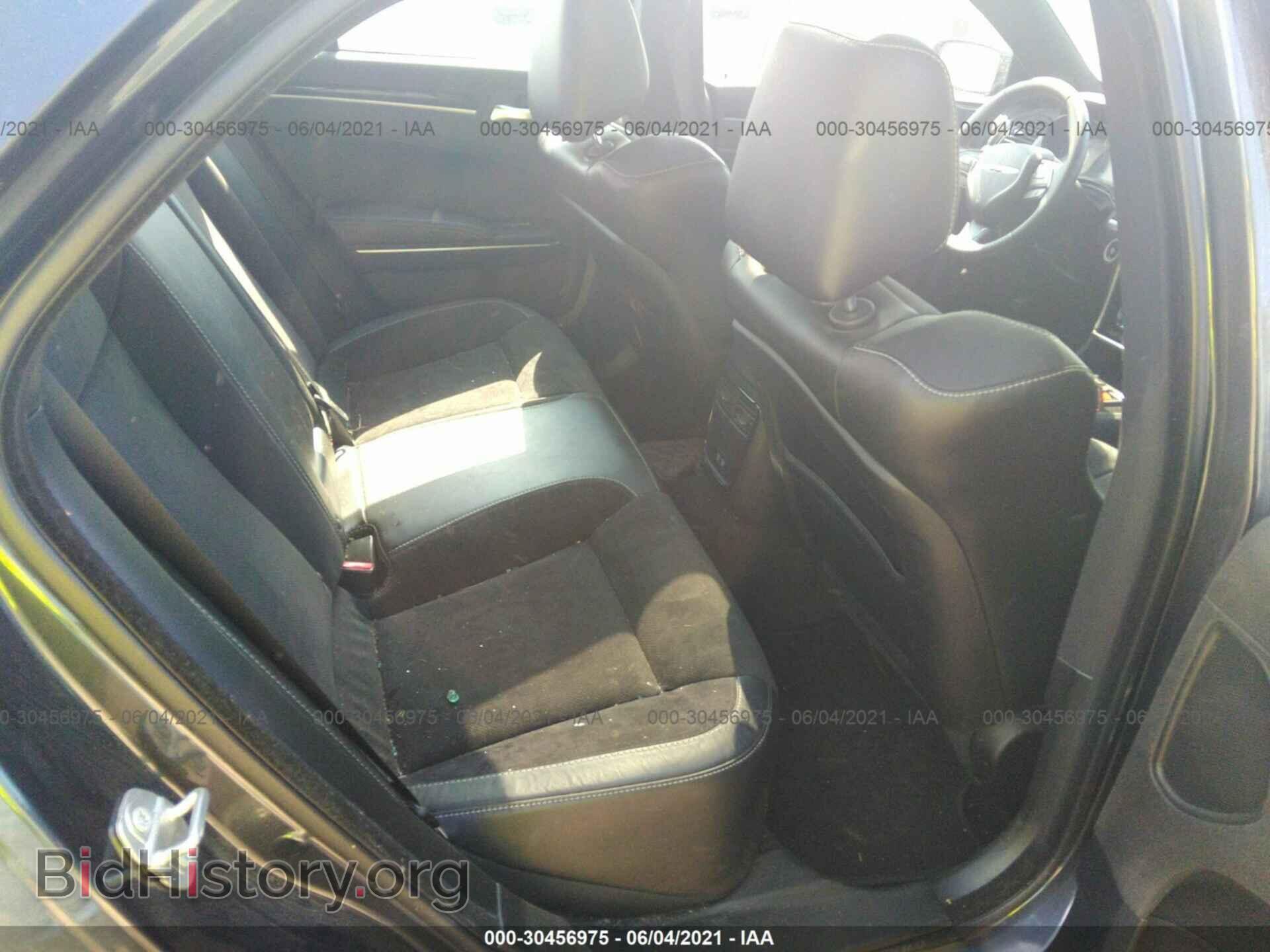 2017 CHRYSLER 300 - VIN: 2C3CCAGG7HH591890 - Photo 8