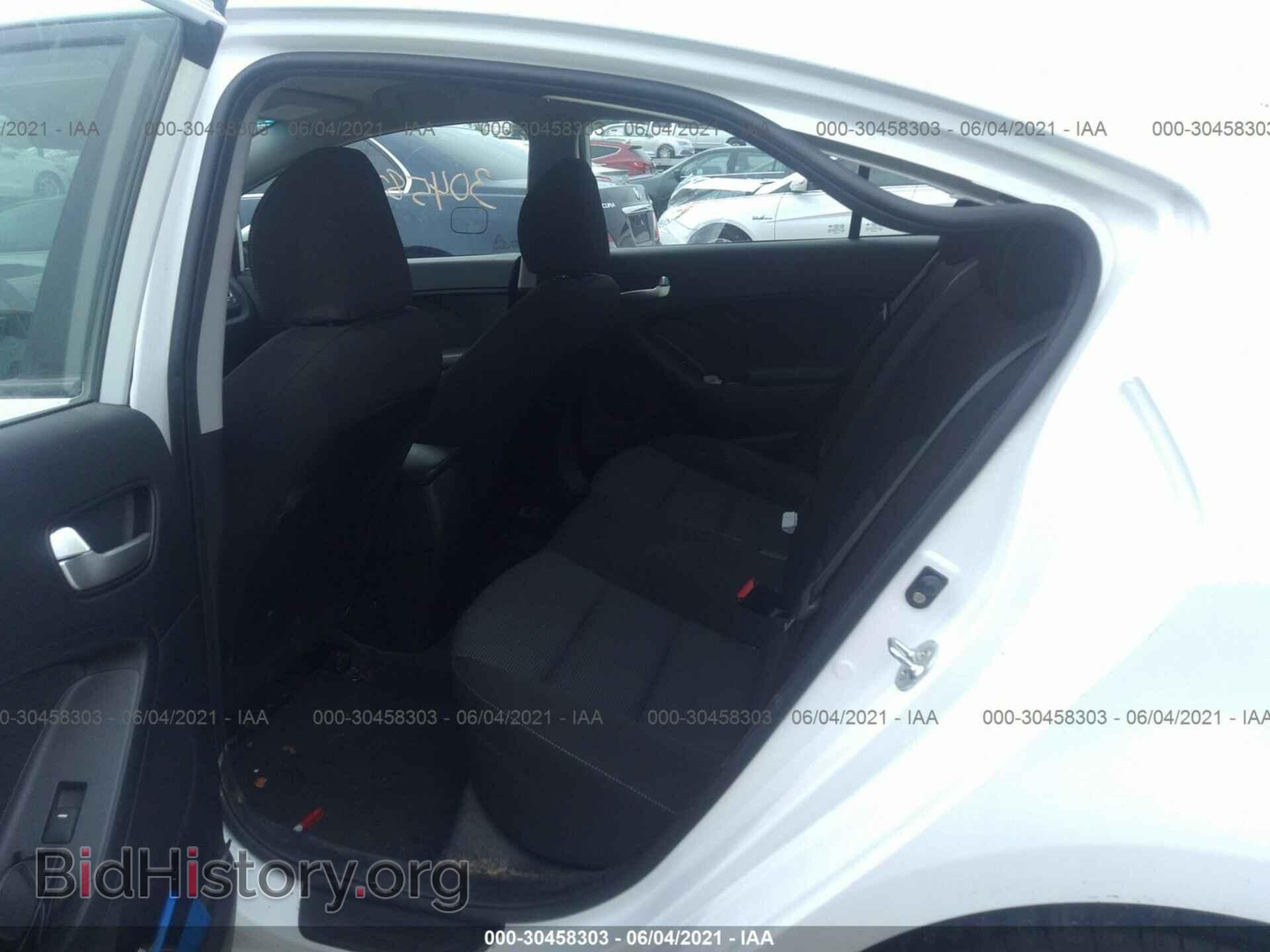 2017 KIA FORTE - VIN: 3KPFK4A75HE074489 - Photo 8