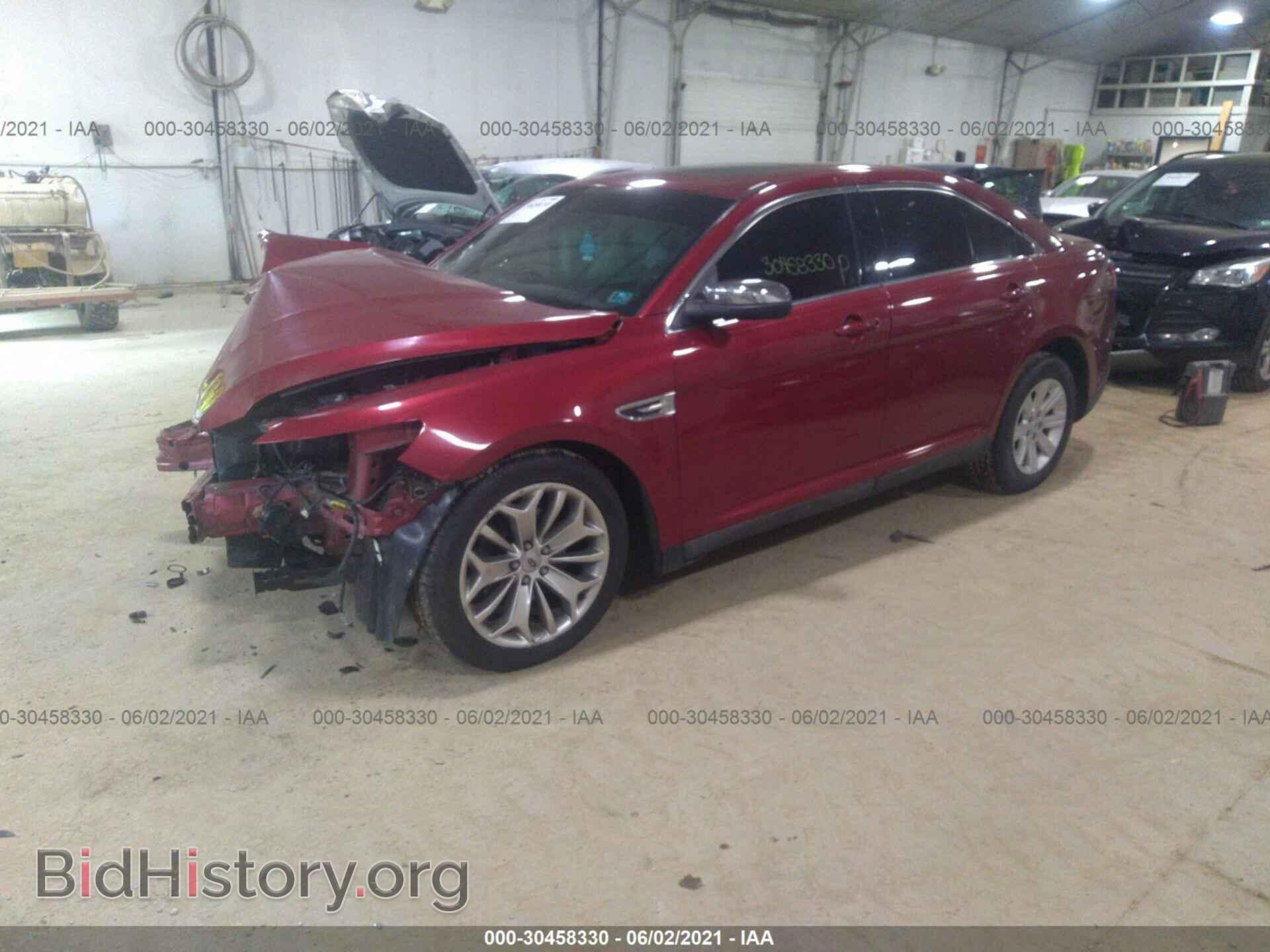 2013 FORD TAURUS - VIN: 1FAHP2F82DG134194 - Фото 2