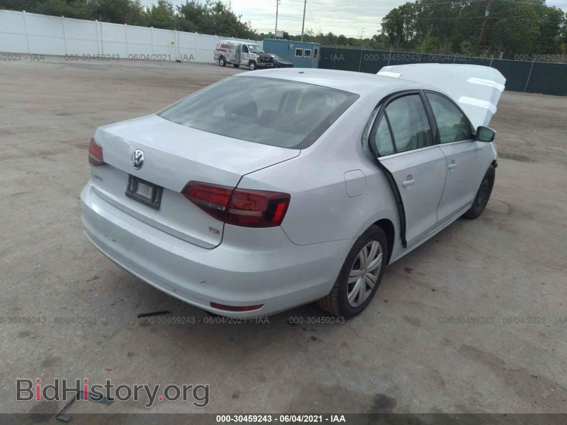 2017 VOLKSWAGEN JETTA - VIN: 3VW2B7AJ7HM284591 - Фото 4