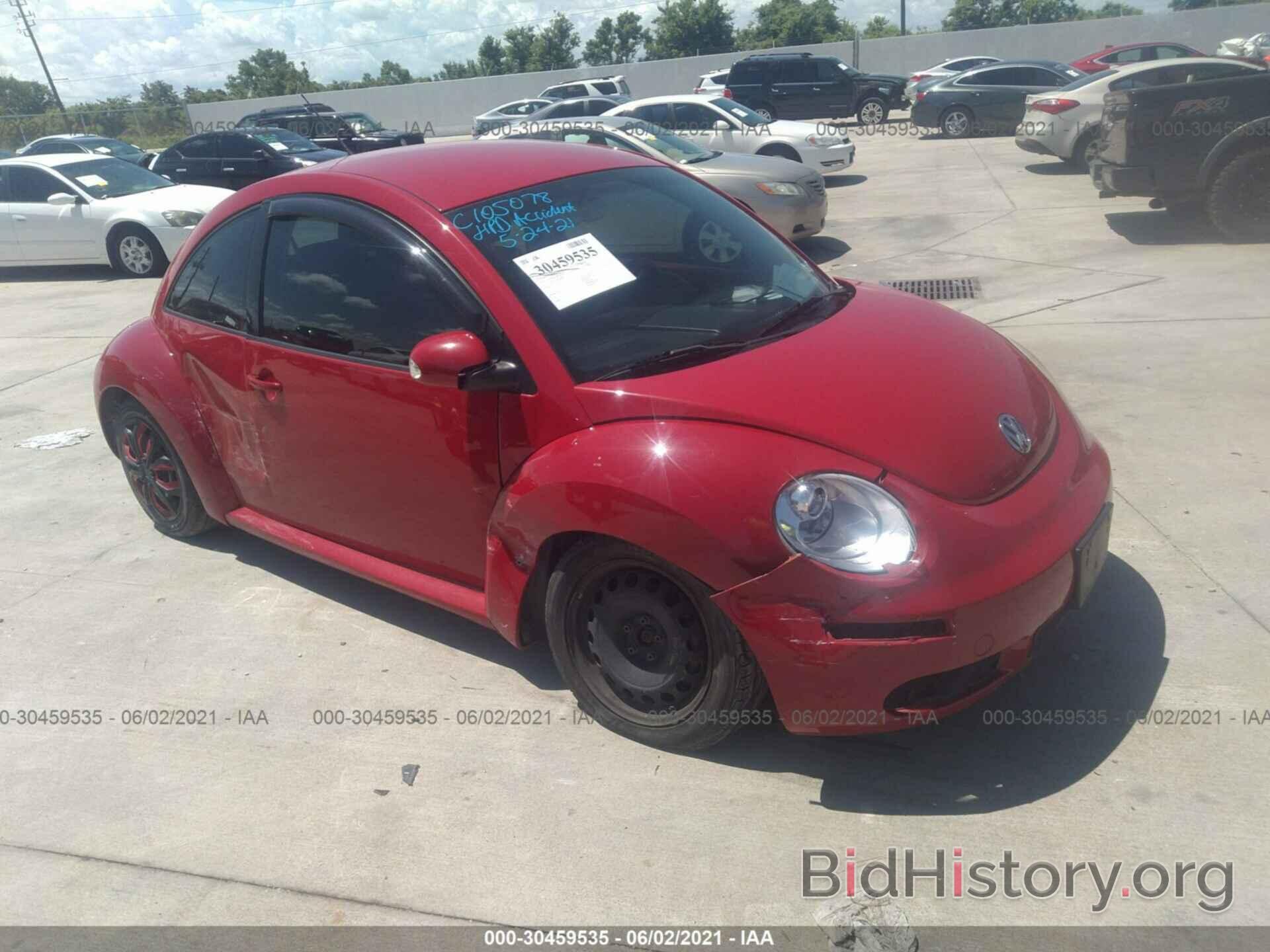 Photo 3VWPG3AG9AM008231 - VOLKSWAGEN NEW BEETLE COUPE 2010