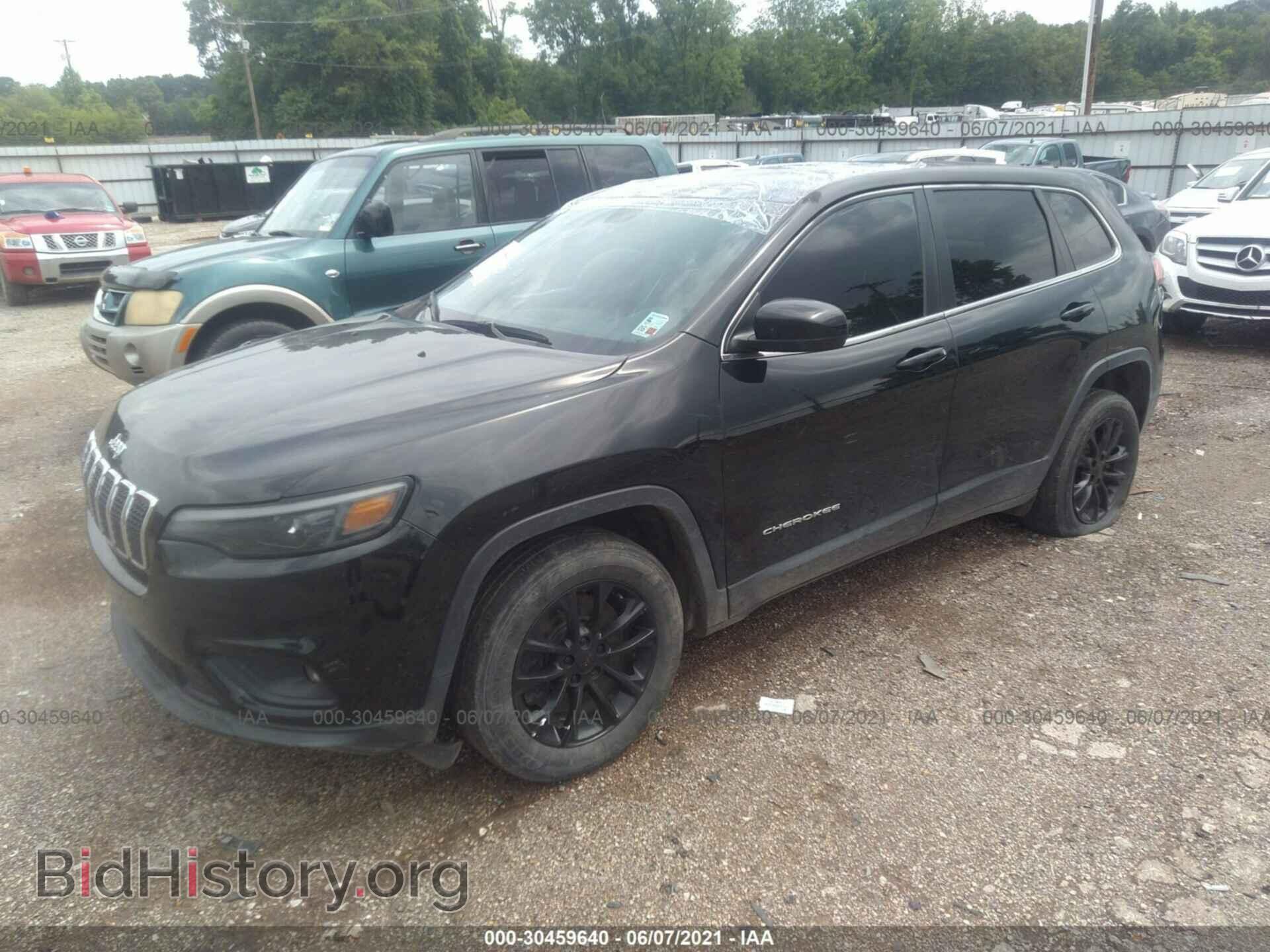 2019 JEEP CHEROKEE - VIN: 1C4PJLCB6KD332577 - Photo 2