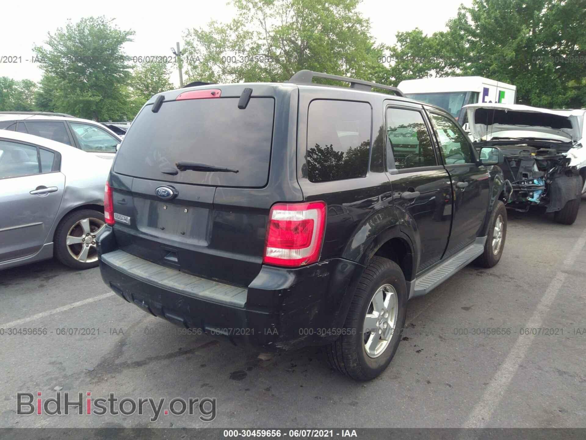 2011 FORD ESCAPE - VIN: 1FMCU0D76BKB08621 - Фото 4