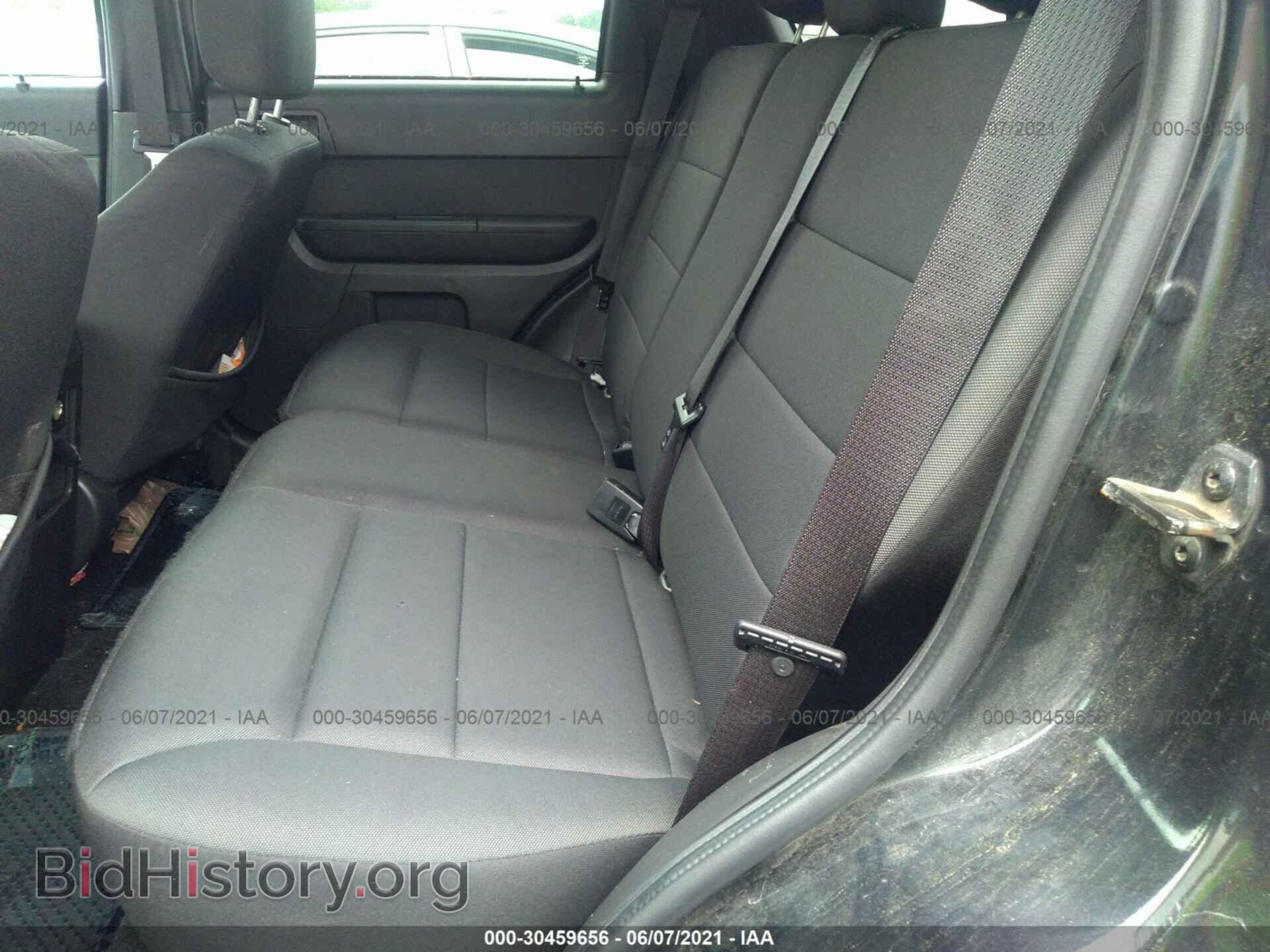2011 FORD ESCAPE - VIN: 1FMCU0D76BKB08621 - Фото 8