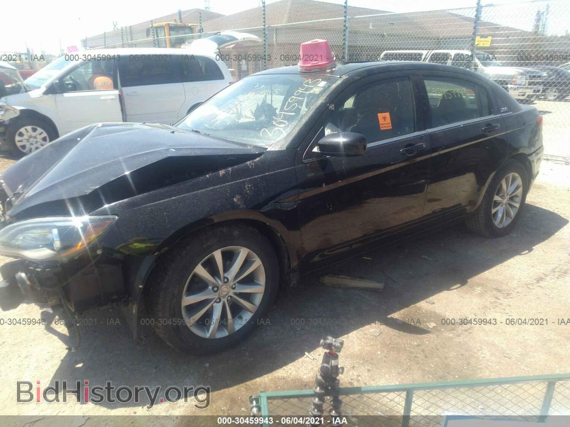 2013 CHRYSLER 200 - VIN: 1C3CCBCG4DN611672 - Photo 2