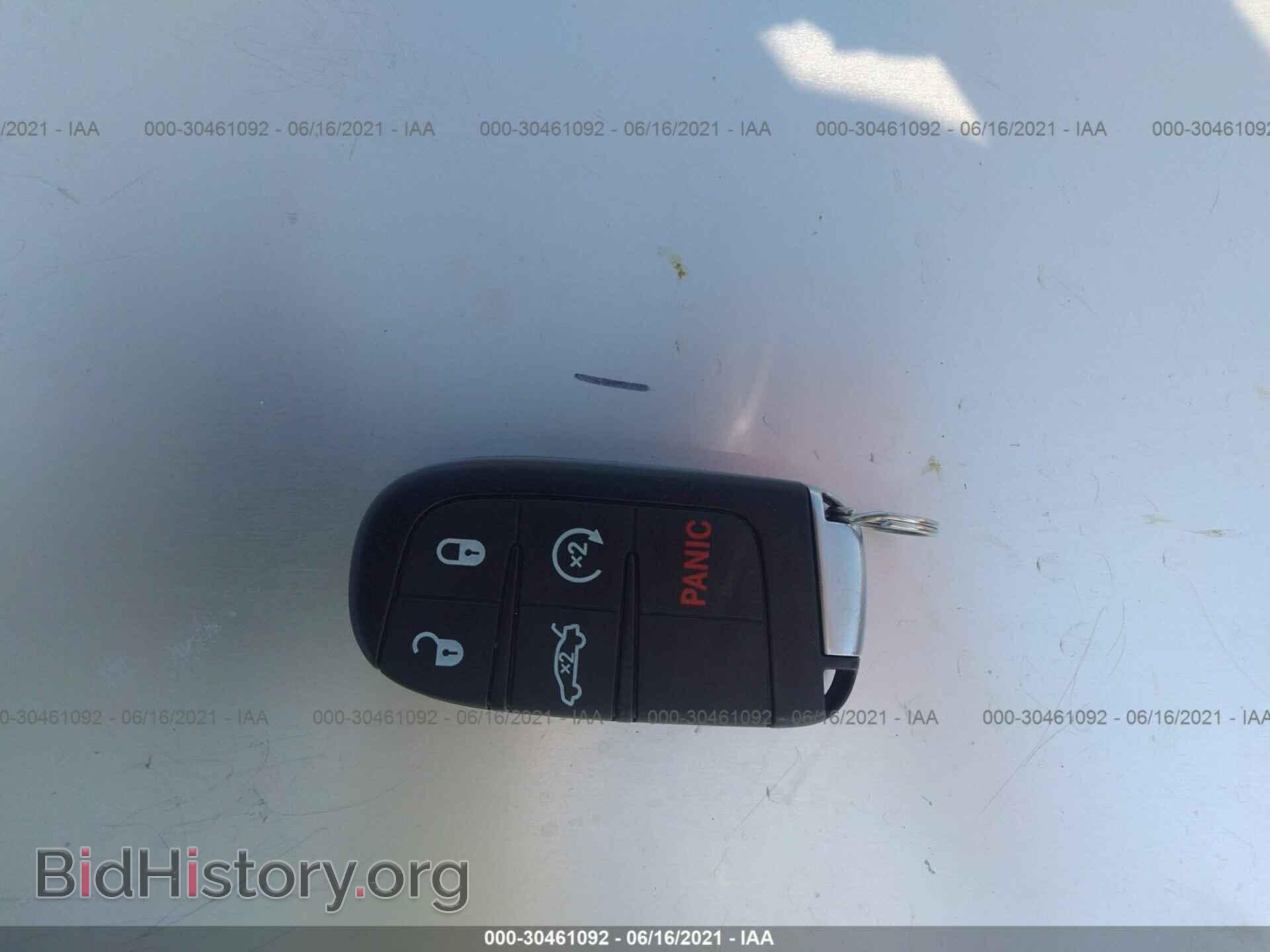 2016 CHRYSLER 300 - VIN: 2C3CCAGG9GH117082 - Фото 11