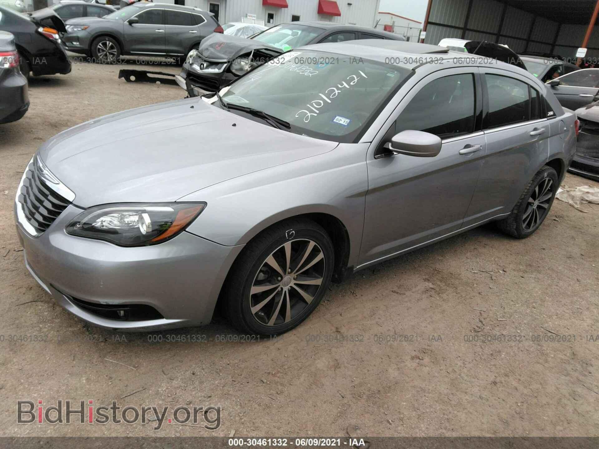 2013 CHRYSLER 200 - VIN: 1C3CCBBB7DN650388 - Фото 2