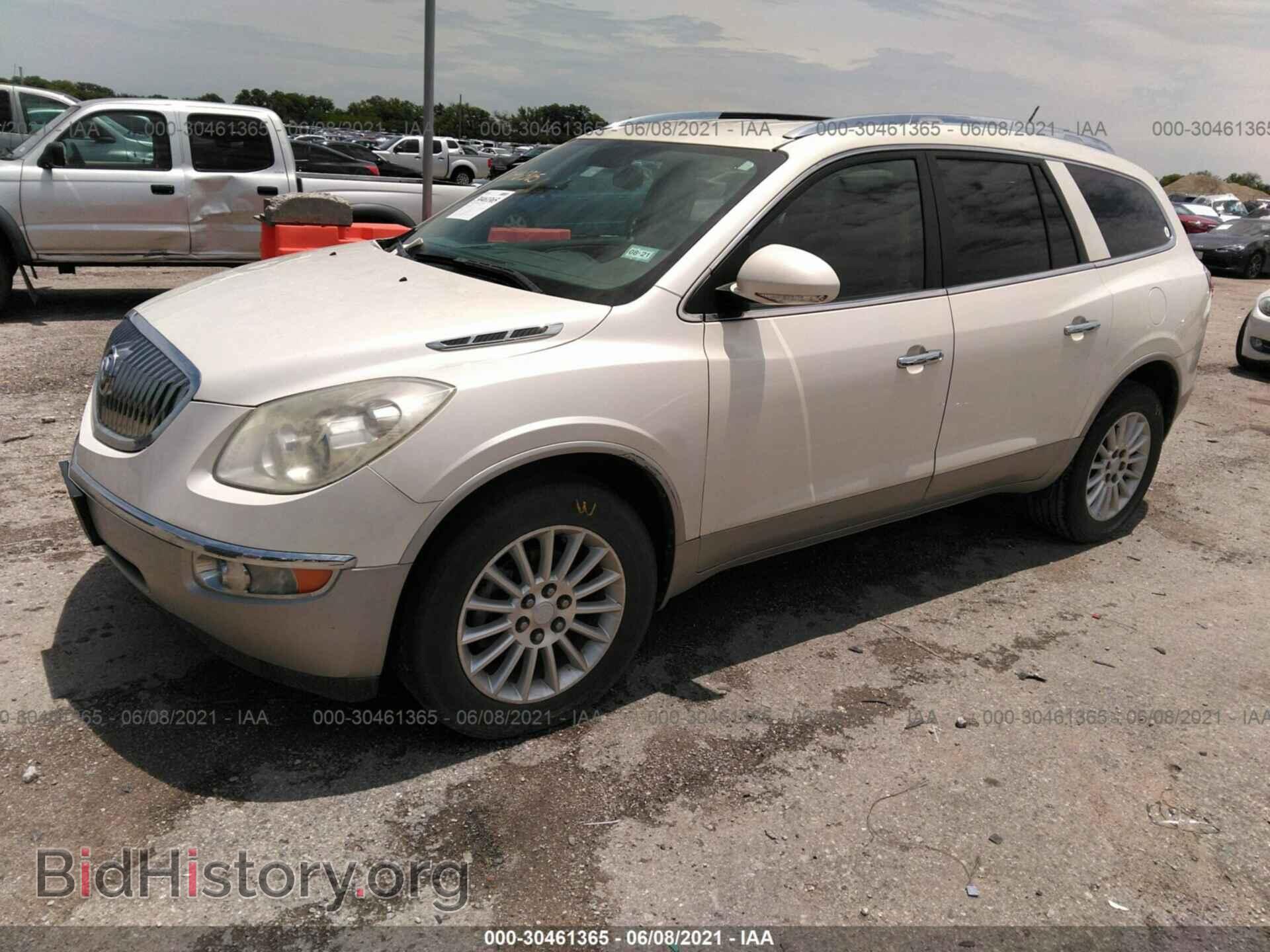 2011 BUICK ENCLAVE - VIN: 5GAKRAED1BJ403659 - Photo 2