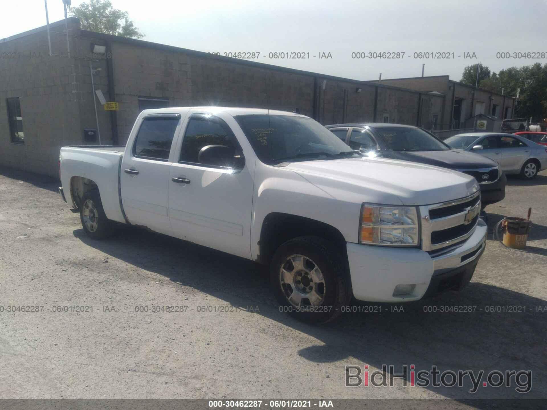 Photo 3GCPKSE33BG128187 - CHEVROLET SILVERADO 1500 2011