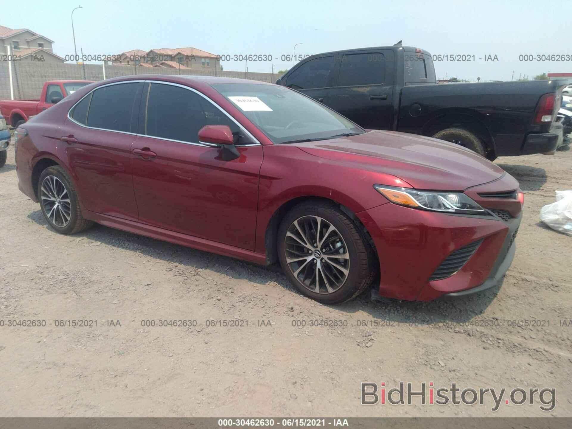 Photo 4T1B11HK5JU593071 - TOYOTA CAMRY 2018