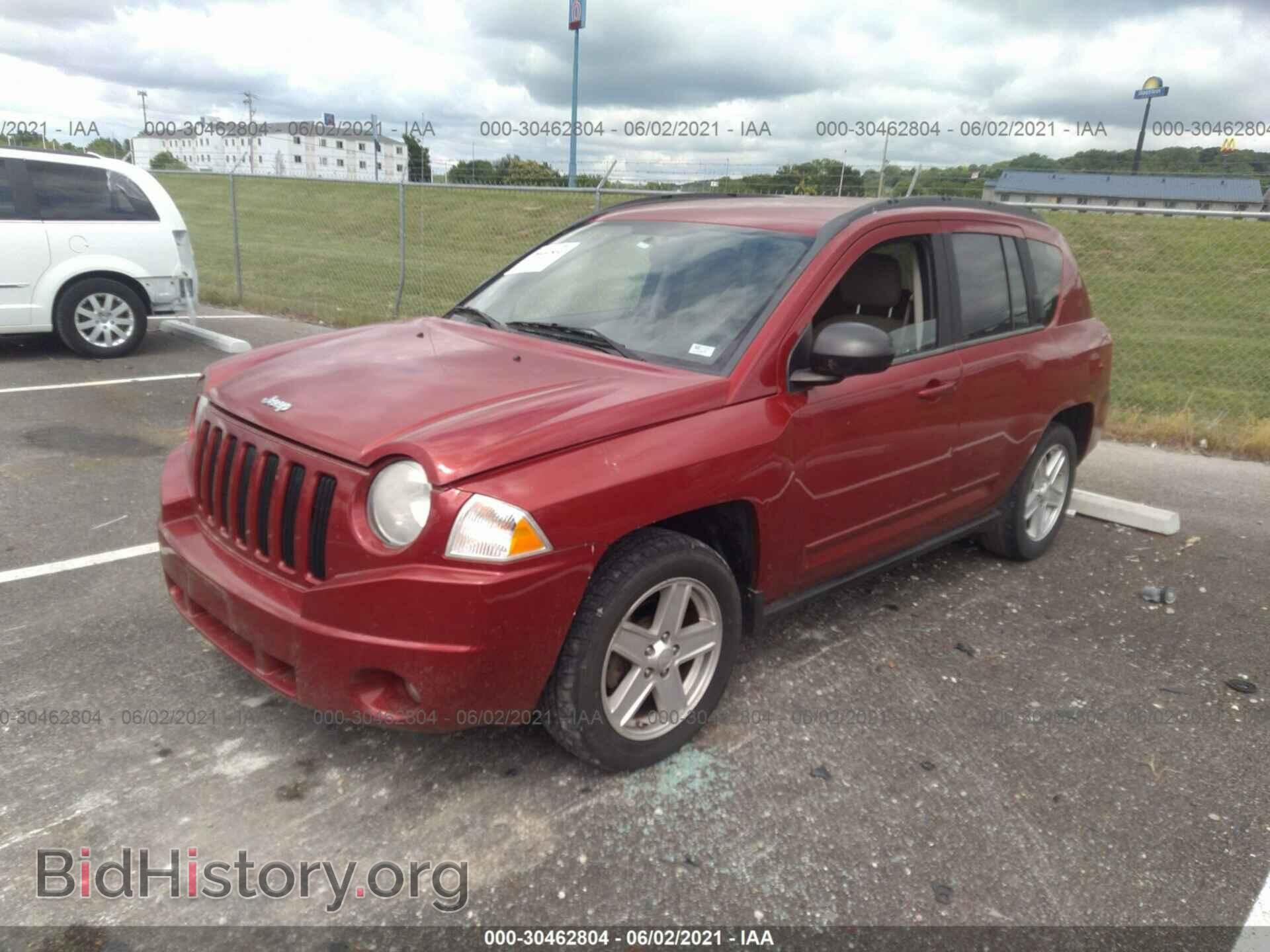 2010 JEEP COMPASS - VIN: 1J4NT4FB7AD516745 - Фото 2