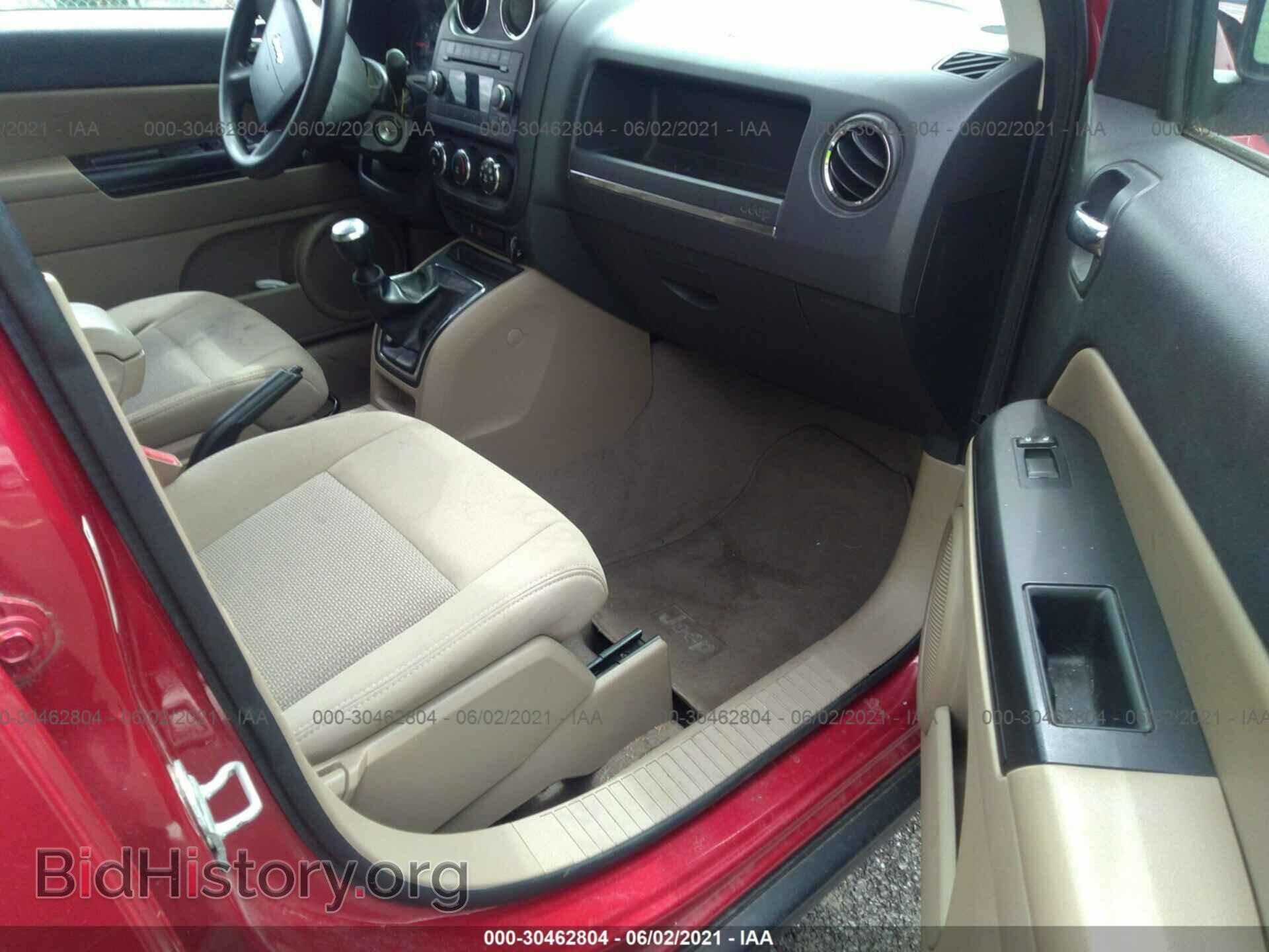 2010 JEEP COMPASS - VIN: 1J4NT4FB7AD516745 - Фото 5