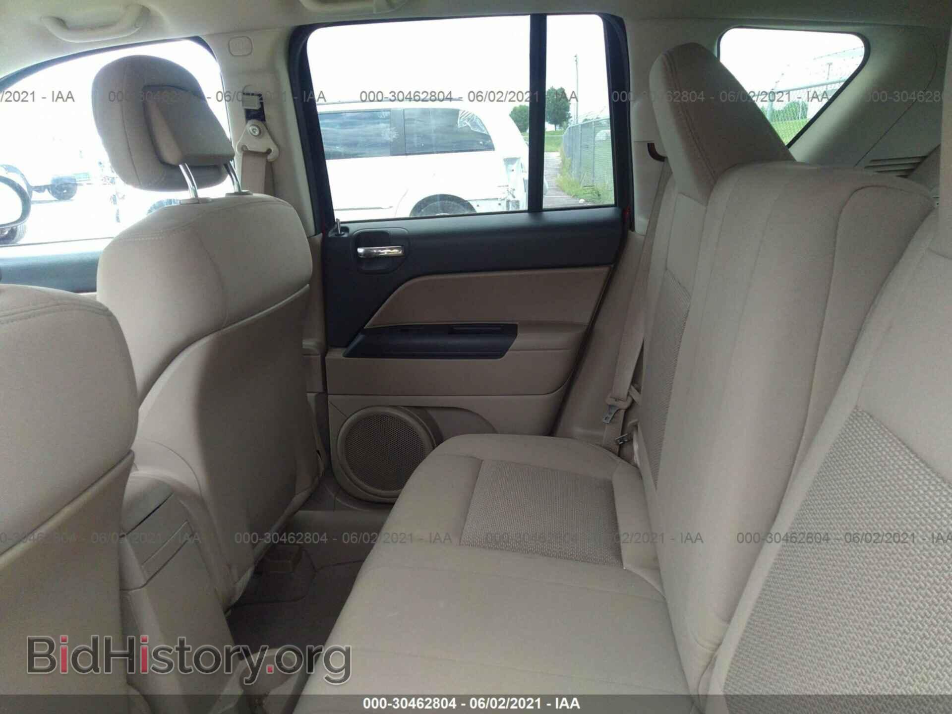 2010 JEEP COMPASS - VIN: 1J4NT4FB7AD516745 - Фото 8