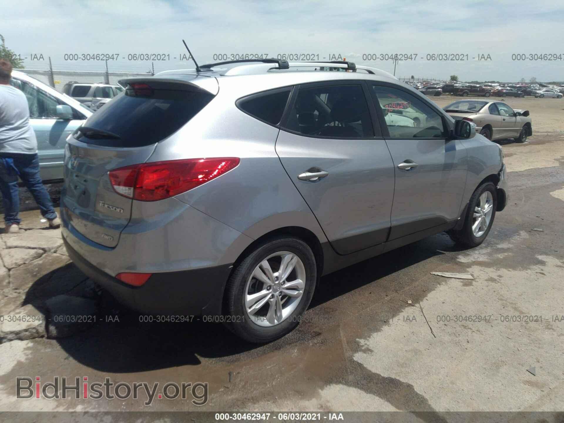 2012 HYUNDAI TUCSON - VIN: KM8JUCAC4CU401658 - Фото 4