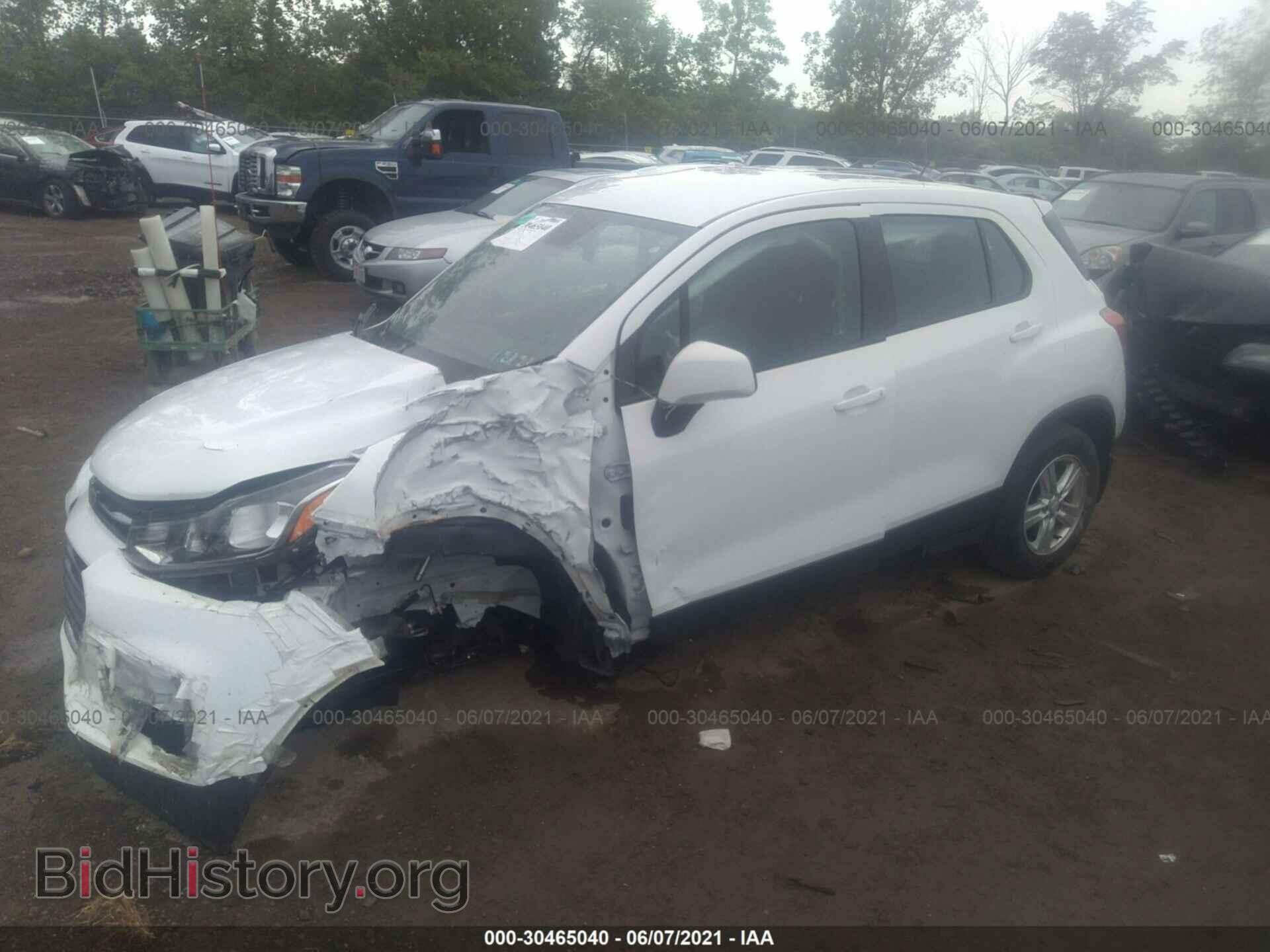 2017 CHEVROLET TRAX - VIN: 3GNCJNSB0HL267845 - Фото 2