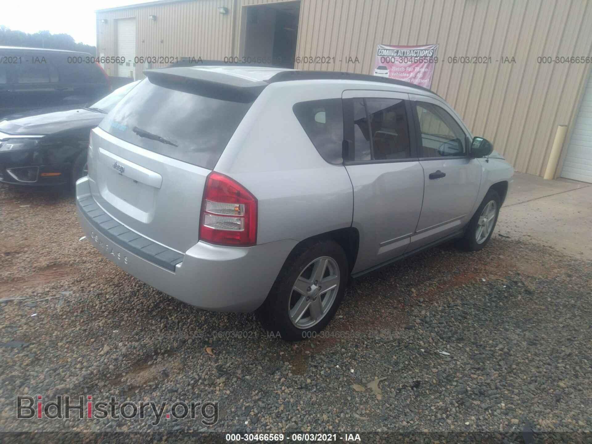 2008 JEEP COMPASS - VIN: 1J8FT47018D649544 - Фото 4