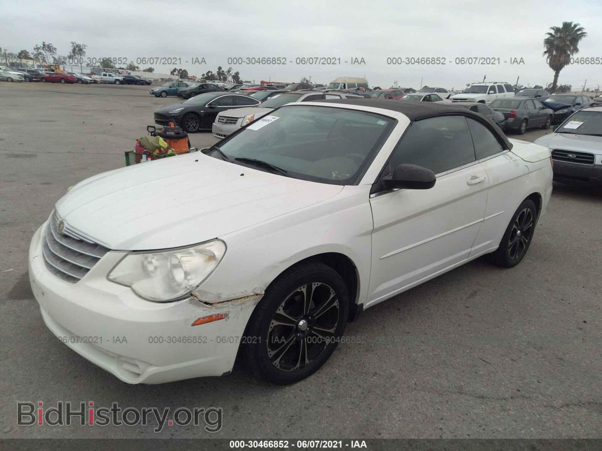 2008 CHRYSLER SEBRING - VIN: 1C3LC45K28N655558 - Фото 2