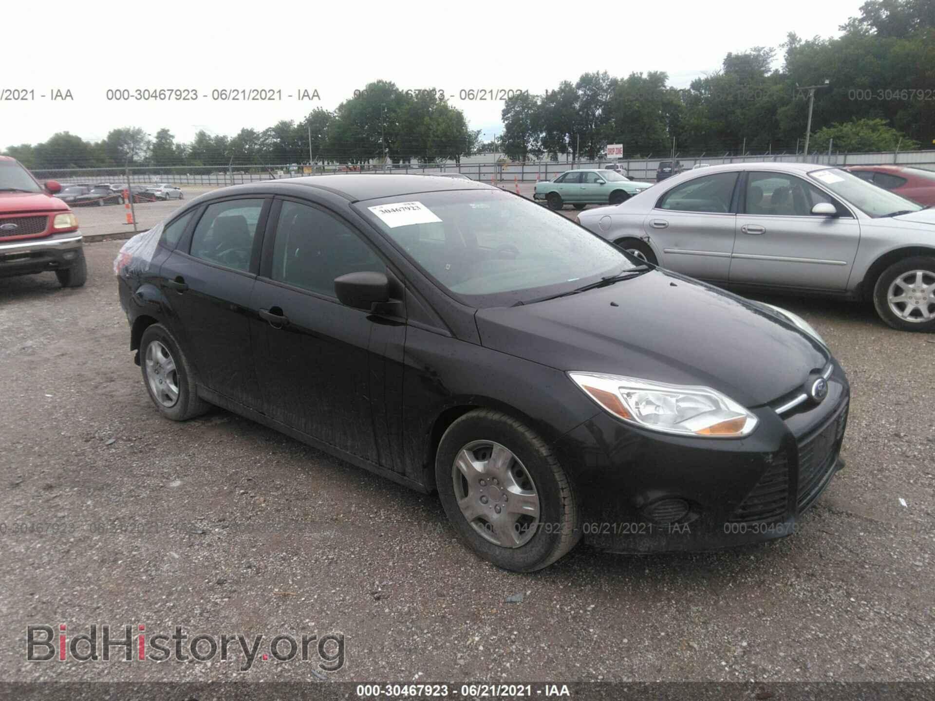 Photo 1FAHP3E26CL449475 - FORD FOCUS 2012