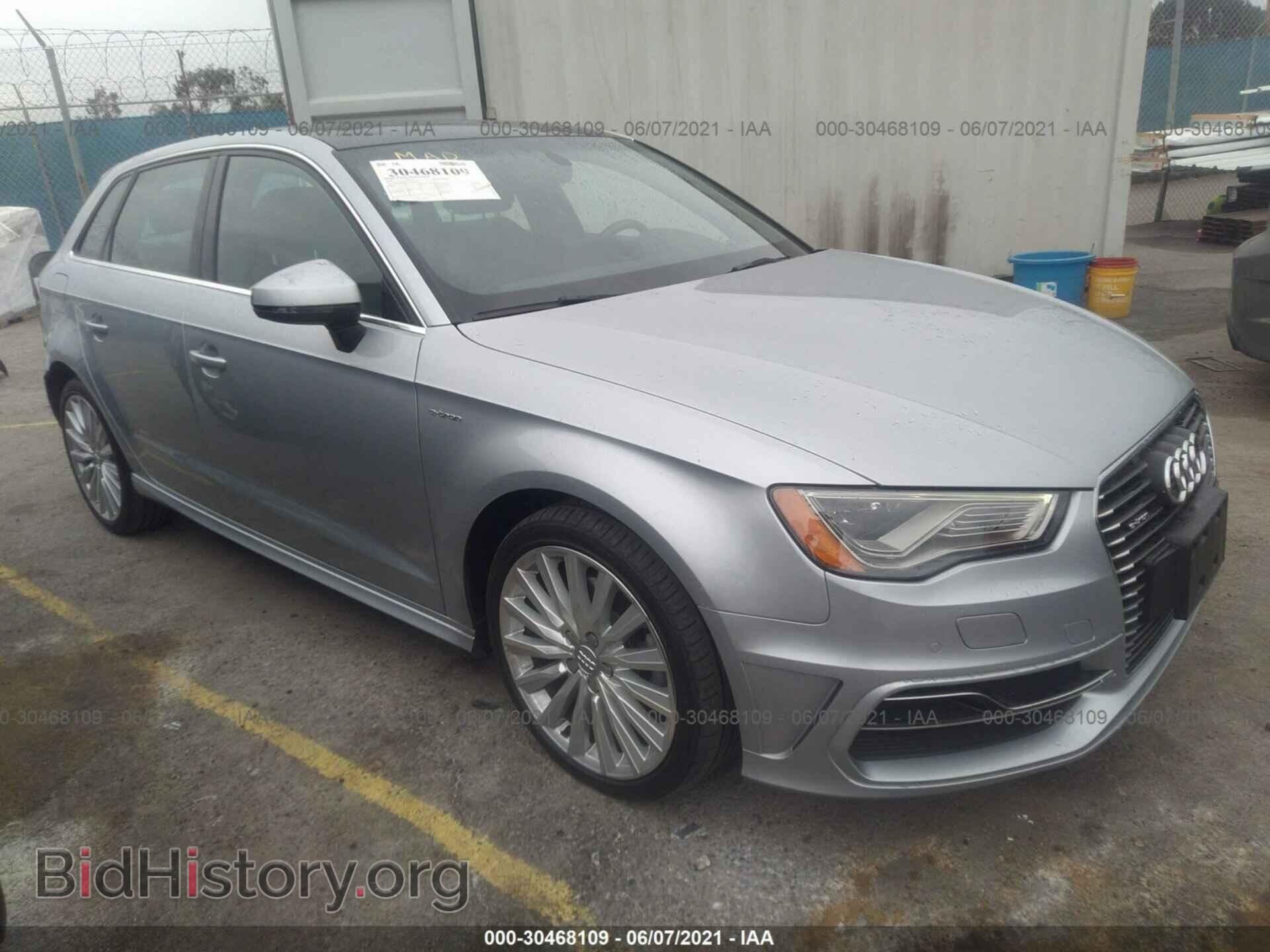 Фотография WAUTPBFF7GA098462 - AUDI A3 E-TRON 2016